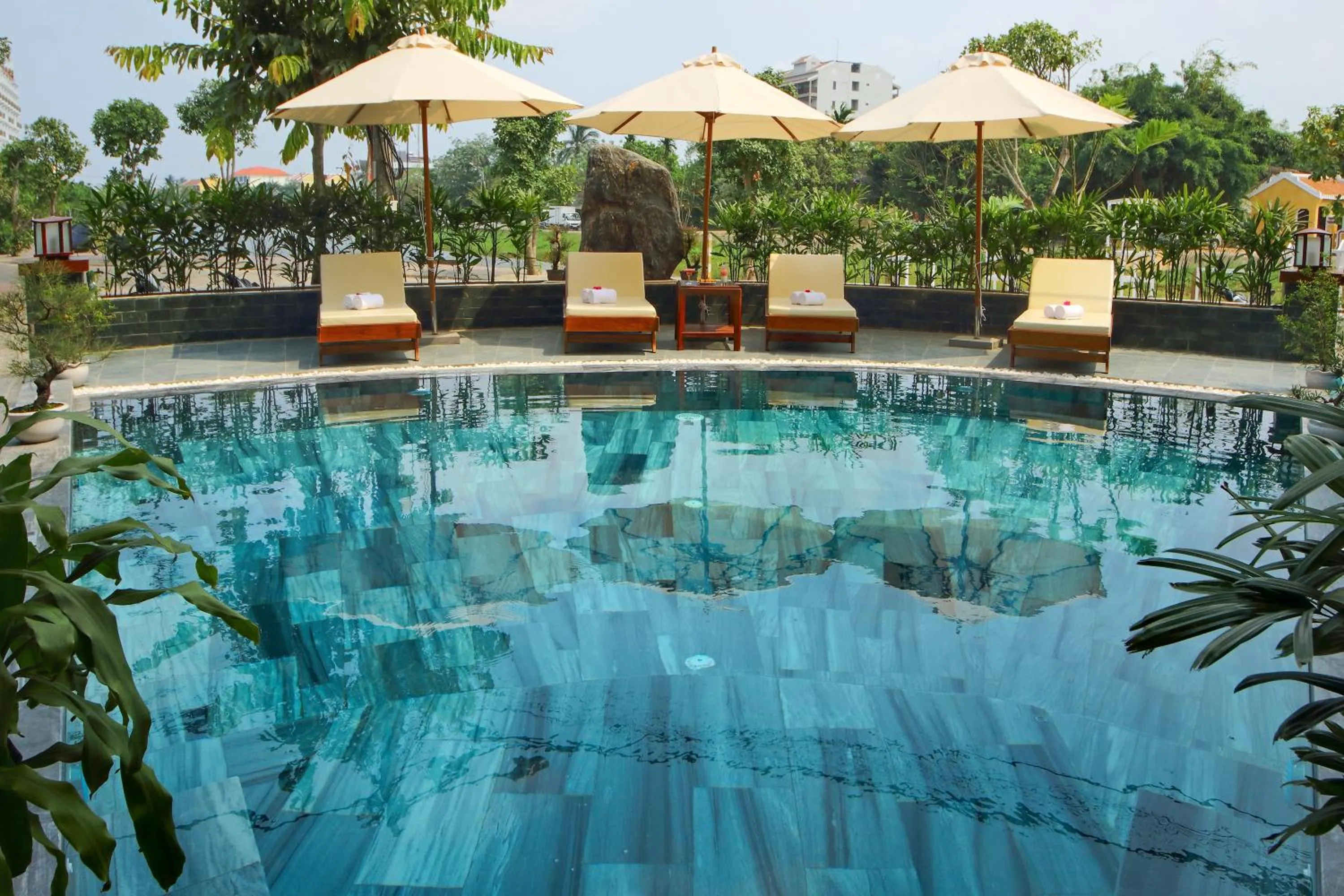 Day in Threeway Riverside Villa