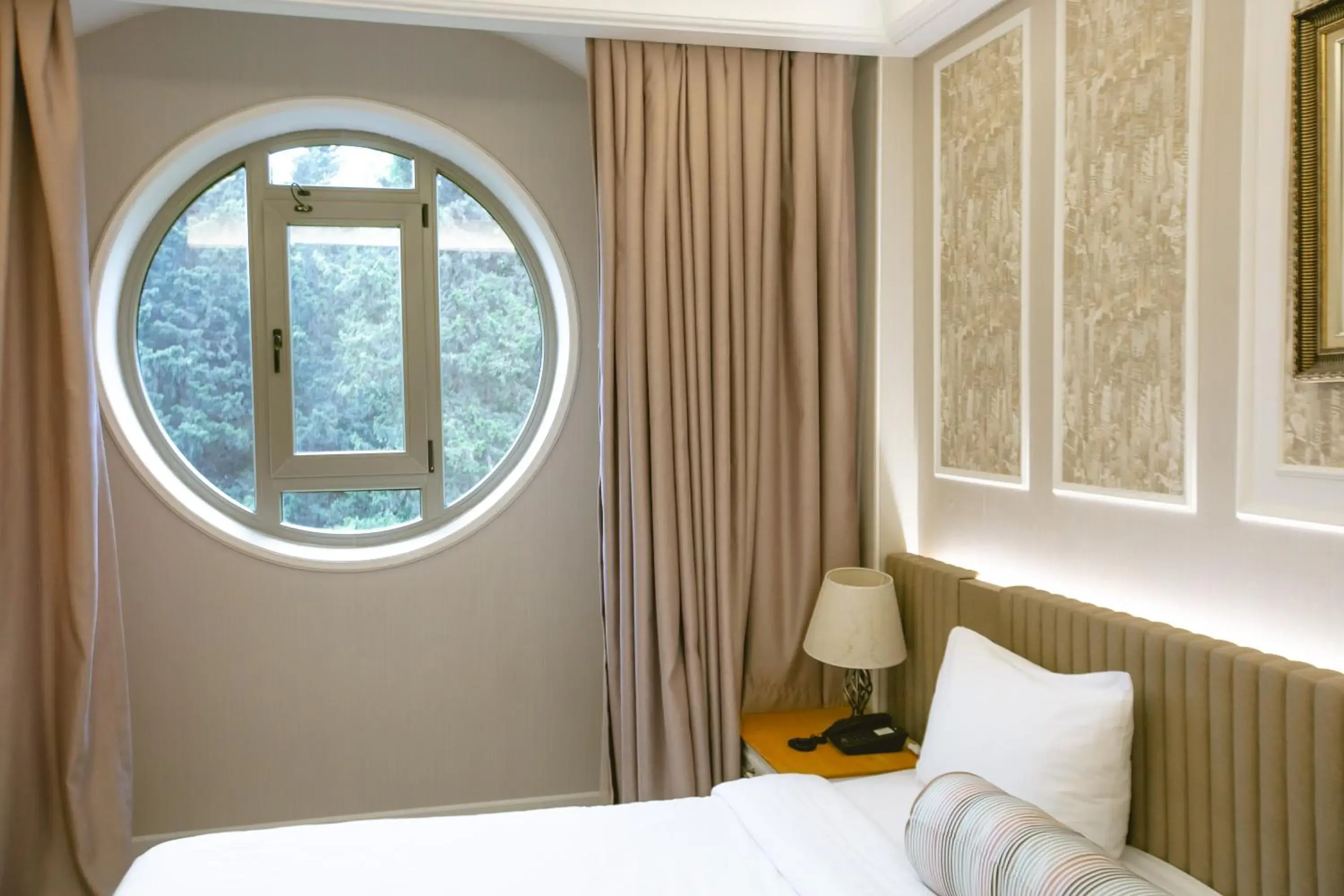 Deluxe Premium King Room with City View - single occupancy in Theatrum Hotel Baku Deluxe Premium King Room with City View - single occupancy in Theatrum Hotel Baku