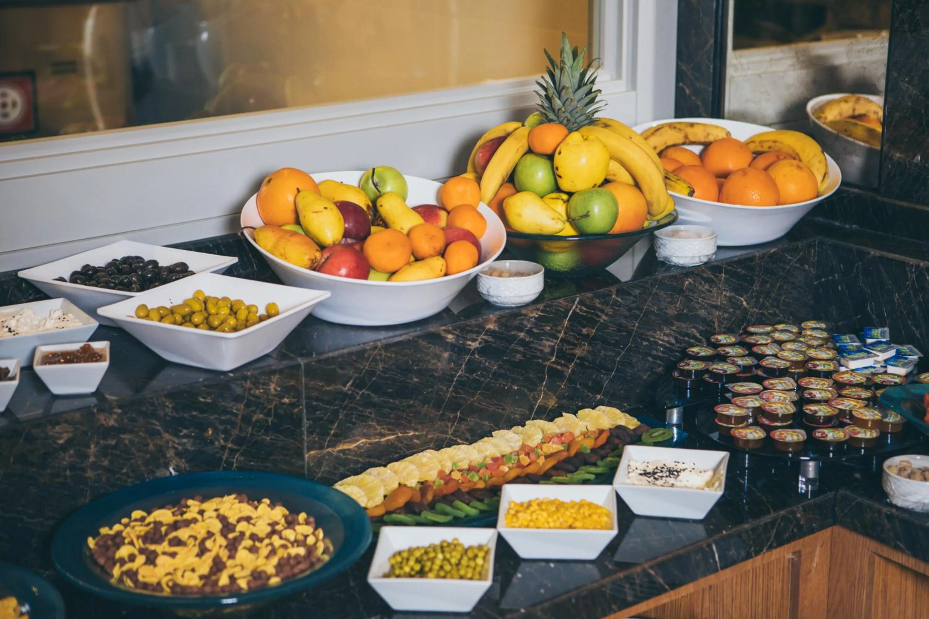 Restaurant/places to eat in Theatrum Hotel Baku