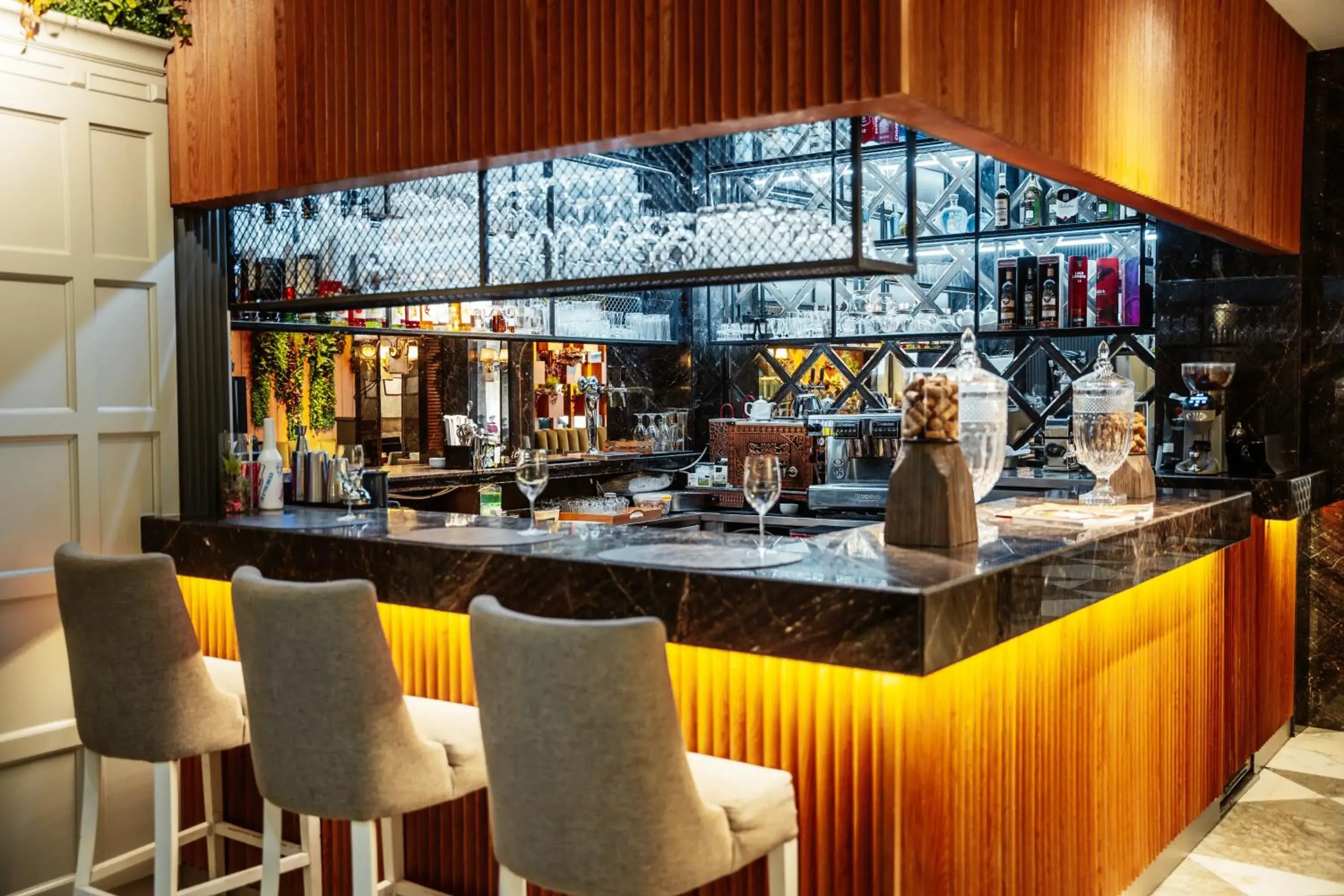 Lounge or bar in Theatrum Hotel Baku Lounge or bar in Theatrum Hotel Baku