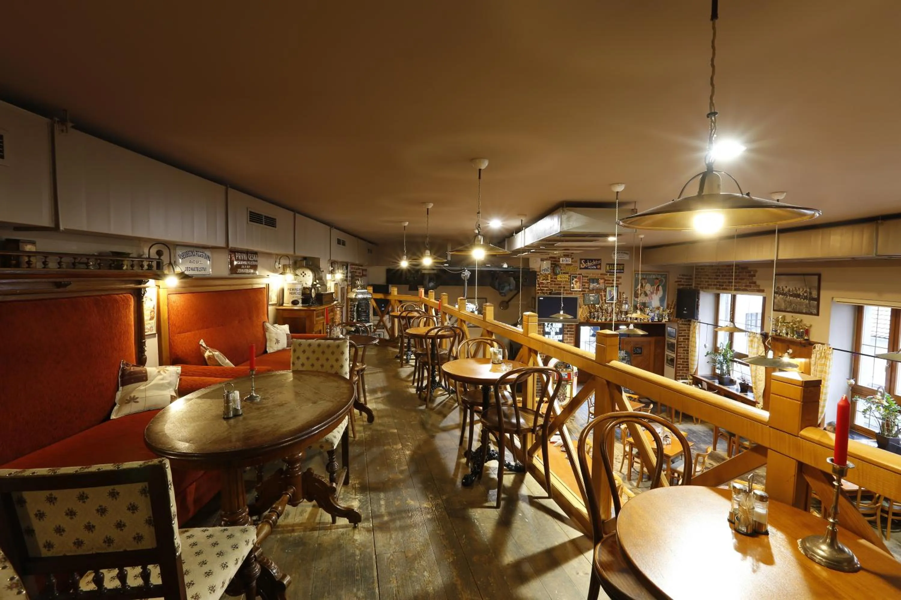 Restaurant/places to eat in AGH Hotel