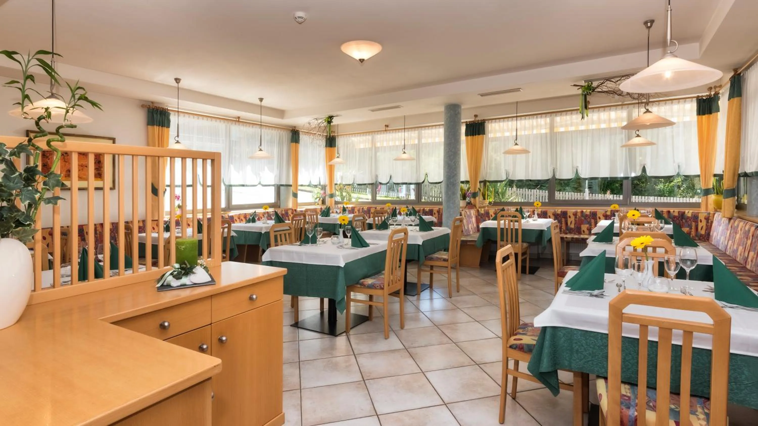 Restaurant/places to eat in Hotel Elisabeth