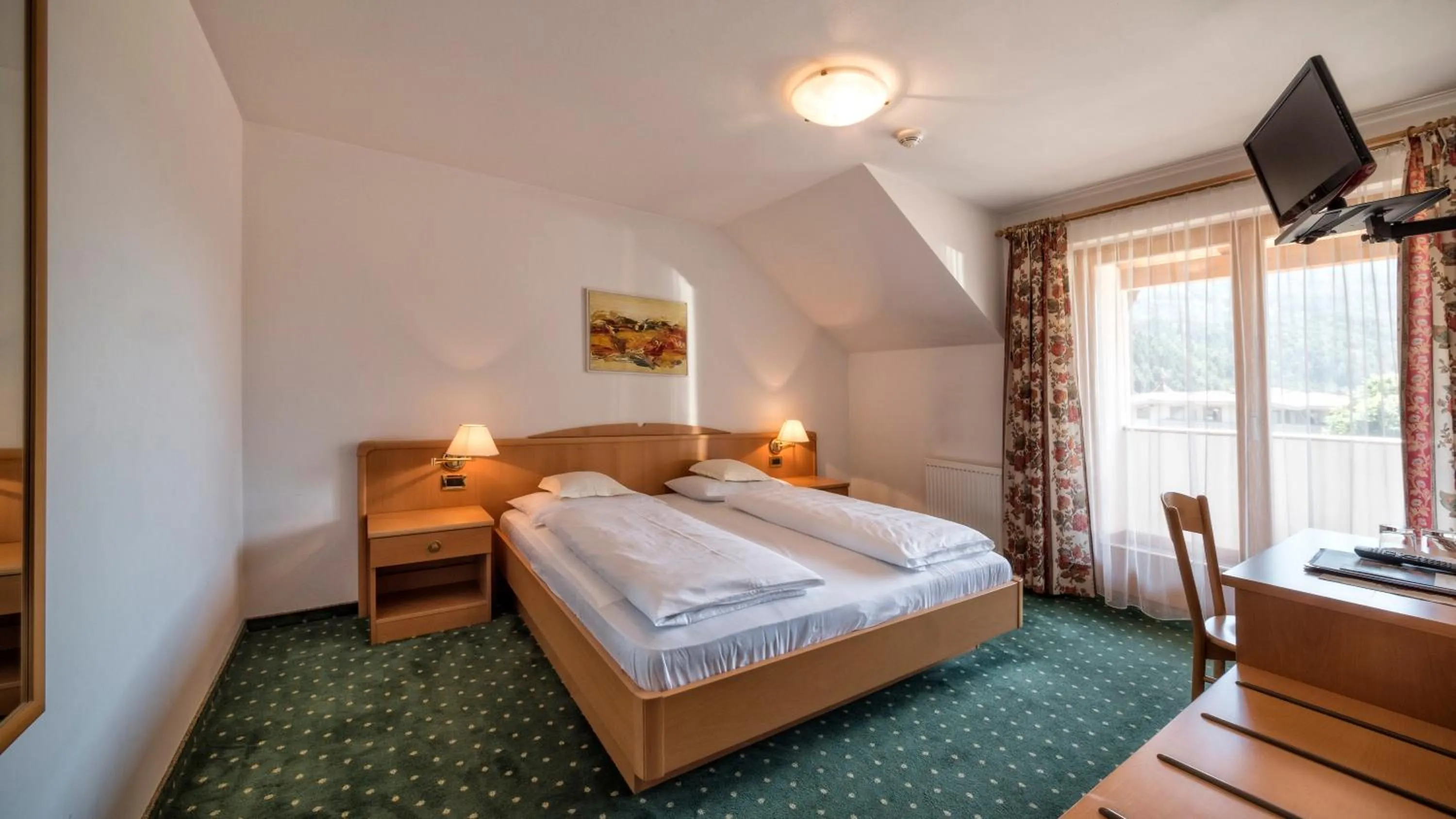 TV and multimedia, Bed in Hotel Elisabeth