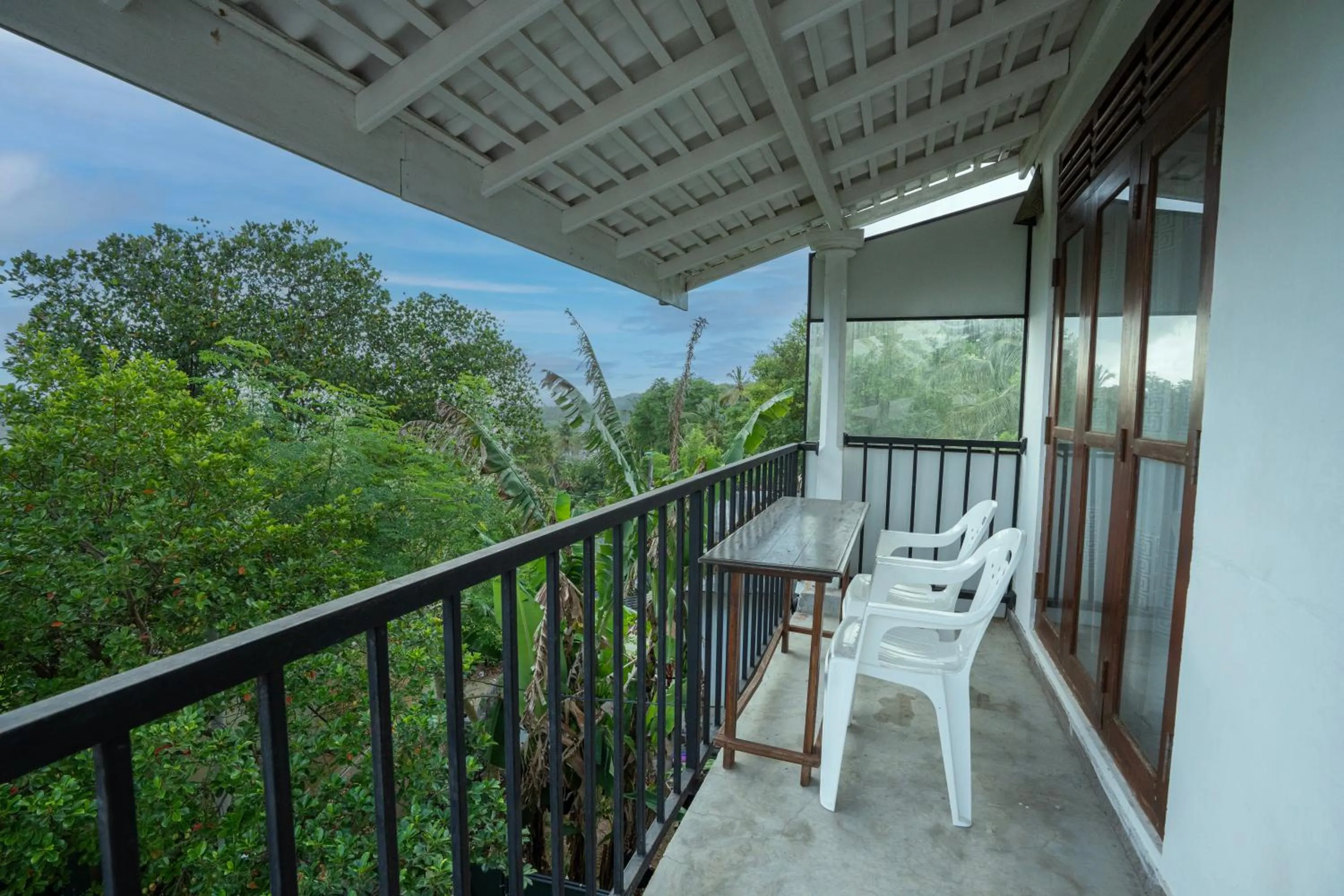 Hill cottage - ocean view