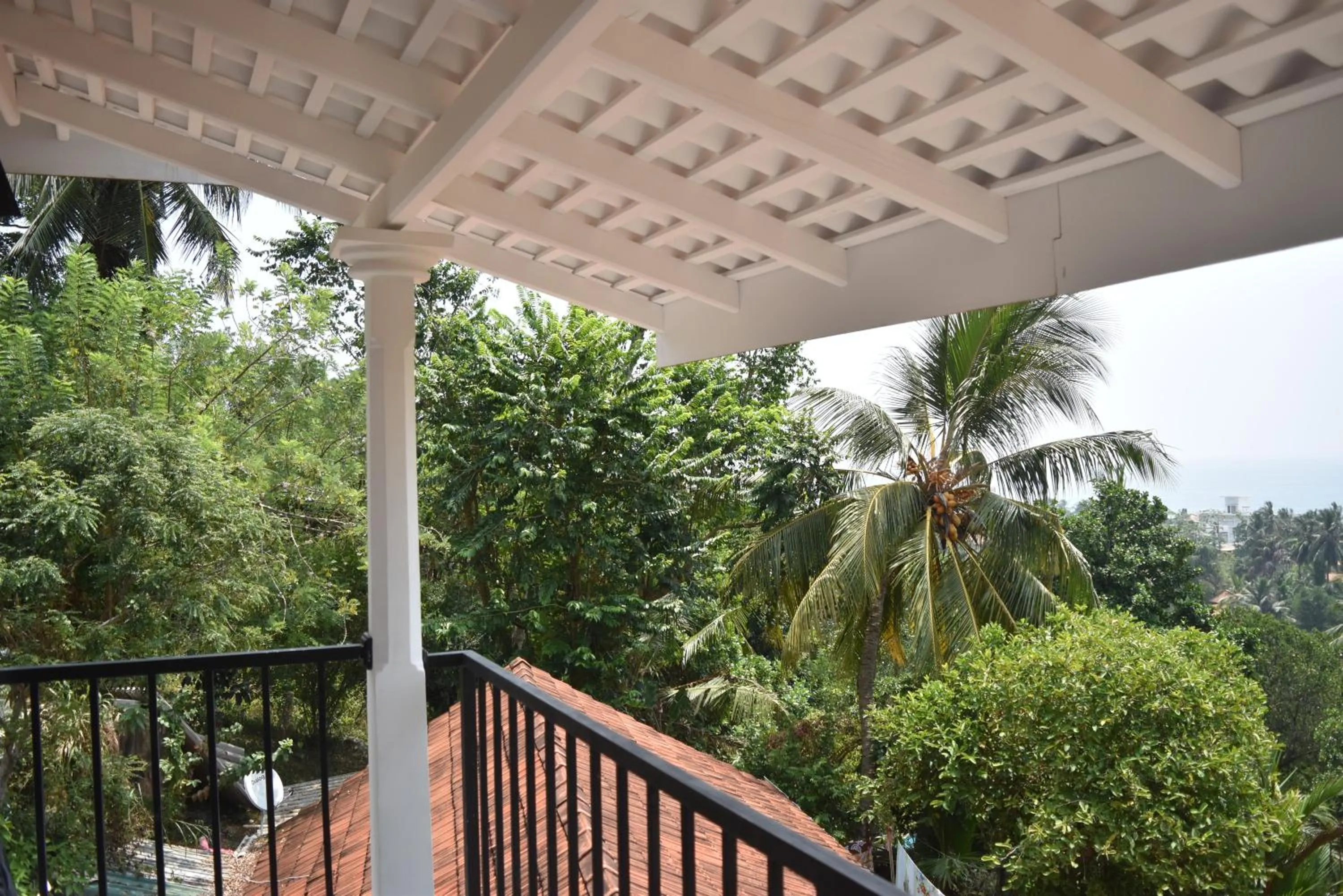 Hill cottage - ocean view