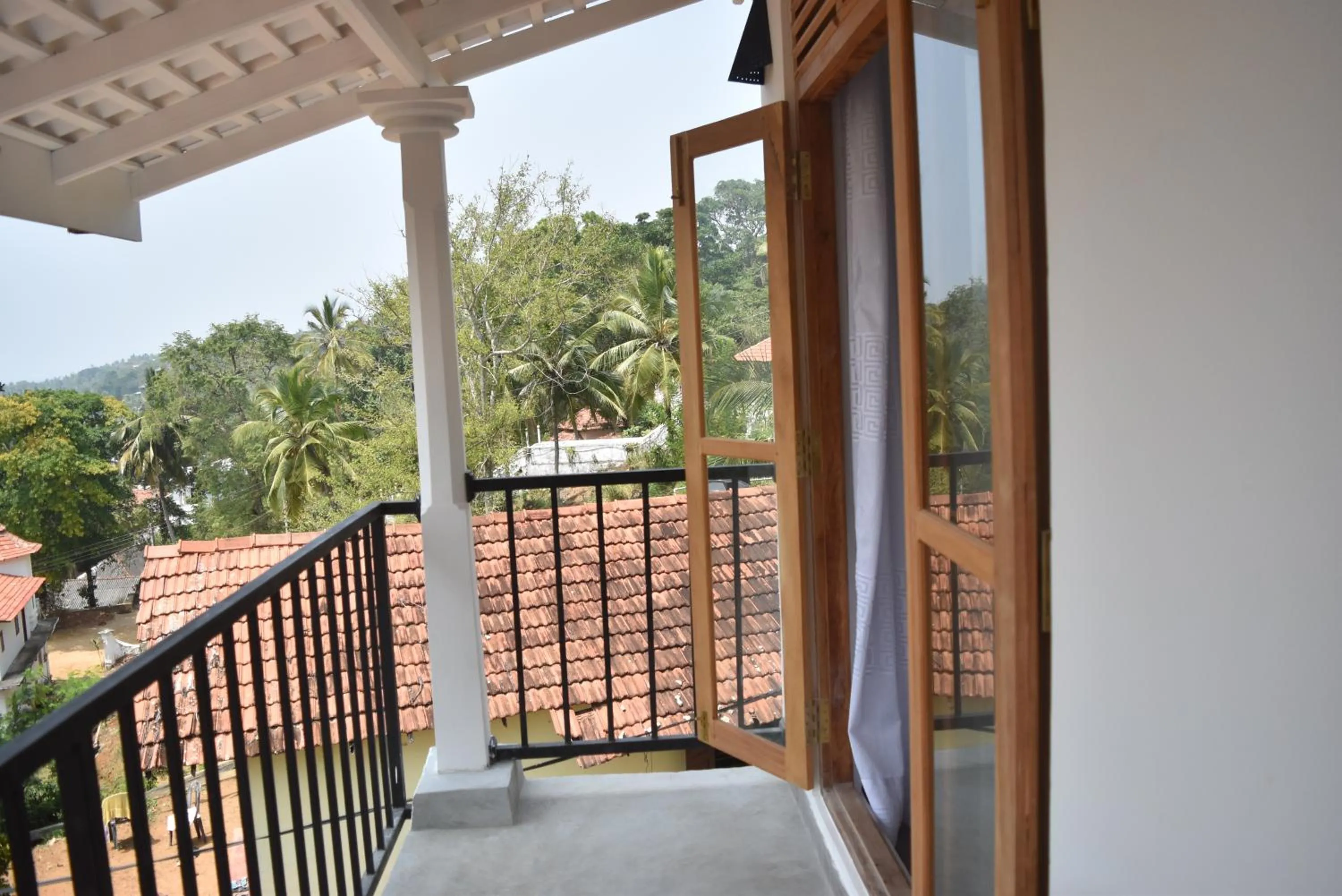Hill cottage - ocean view