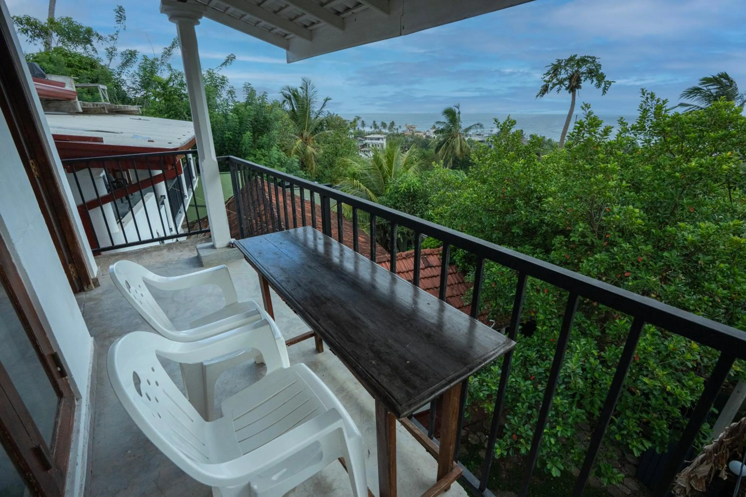 Hill cottage - ocean view