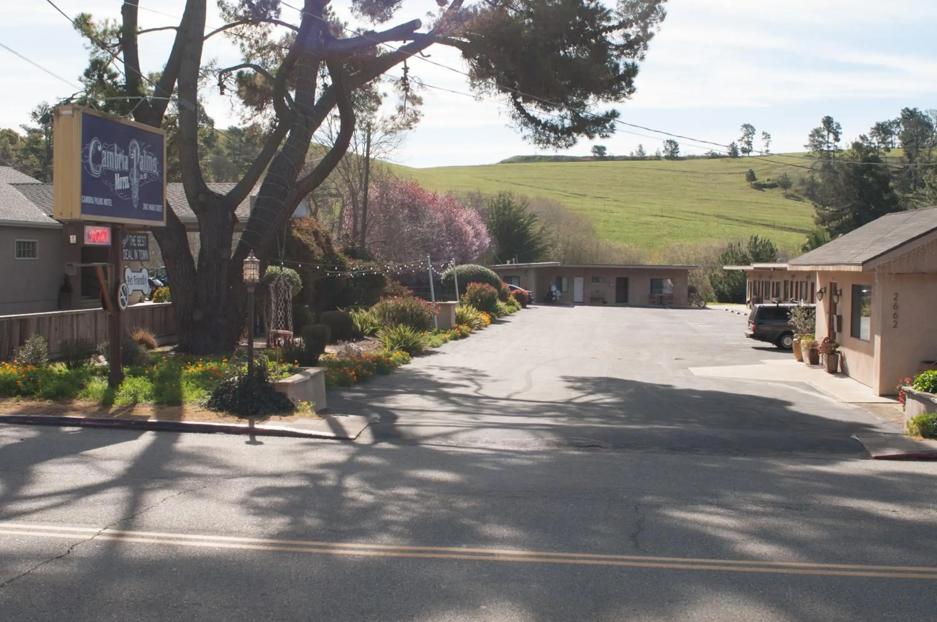 Facade/entrance in Cambria Palms Motel Facade/entrance in Cambria Palms Motel