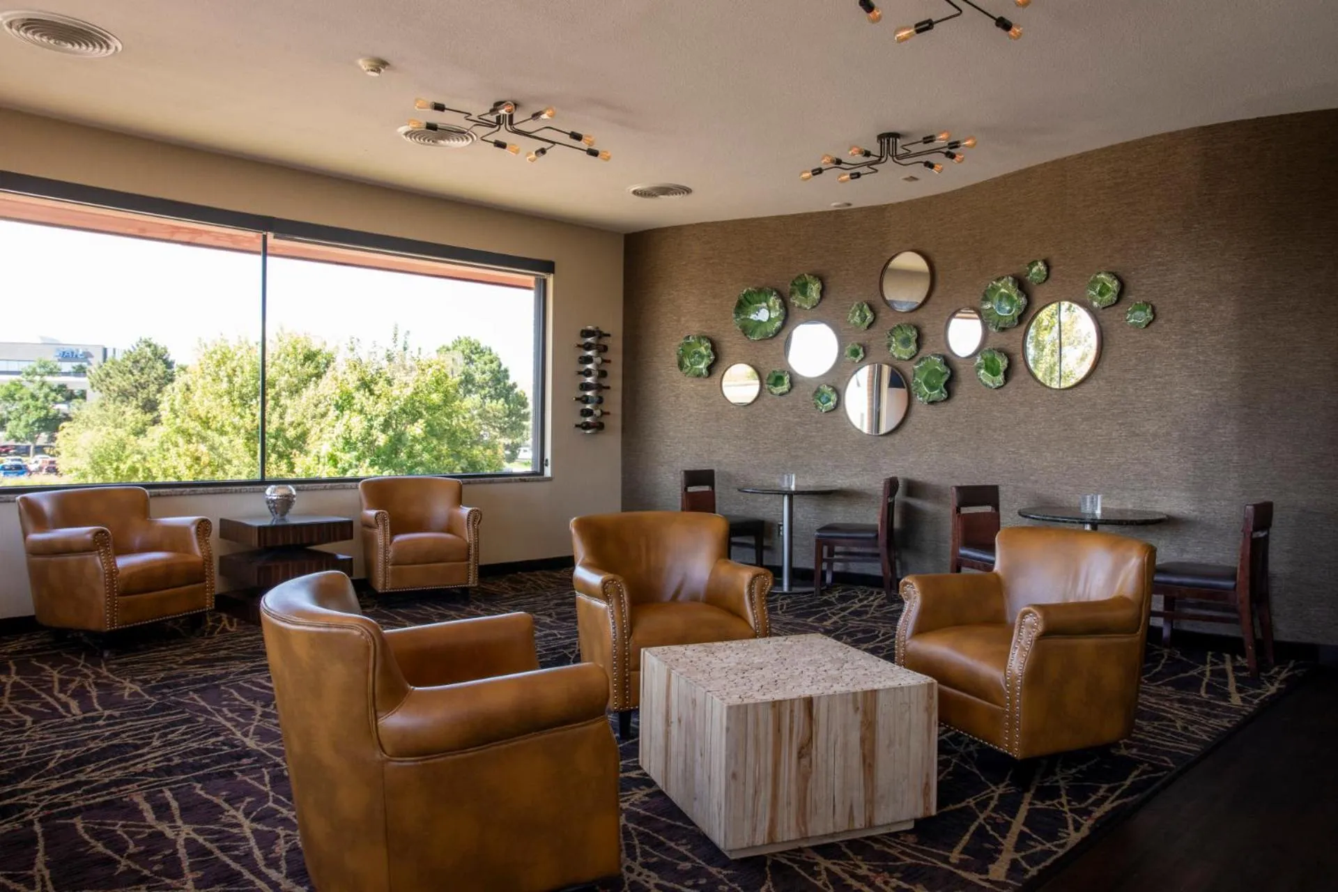 Lounge or bar in Radisson Hotel Colorado Springs Airport