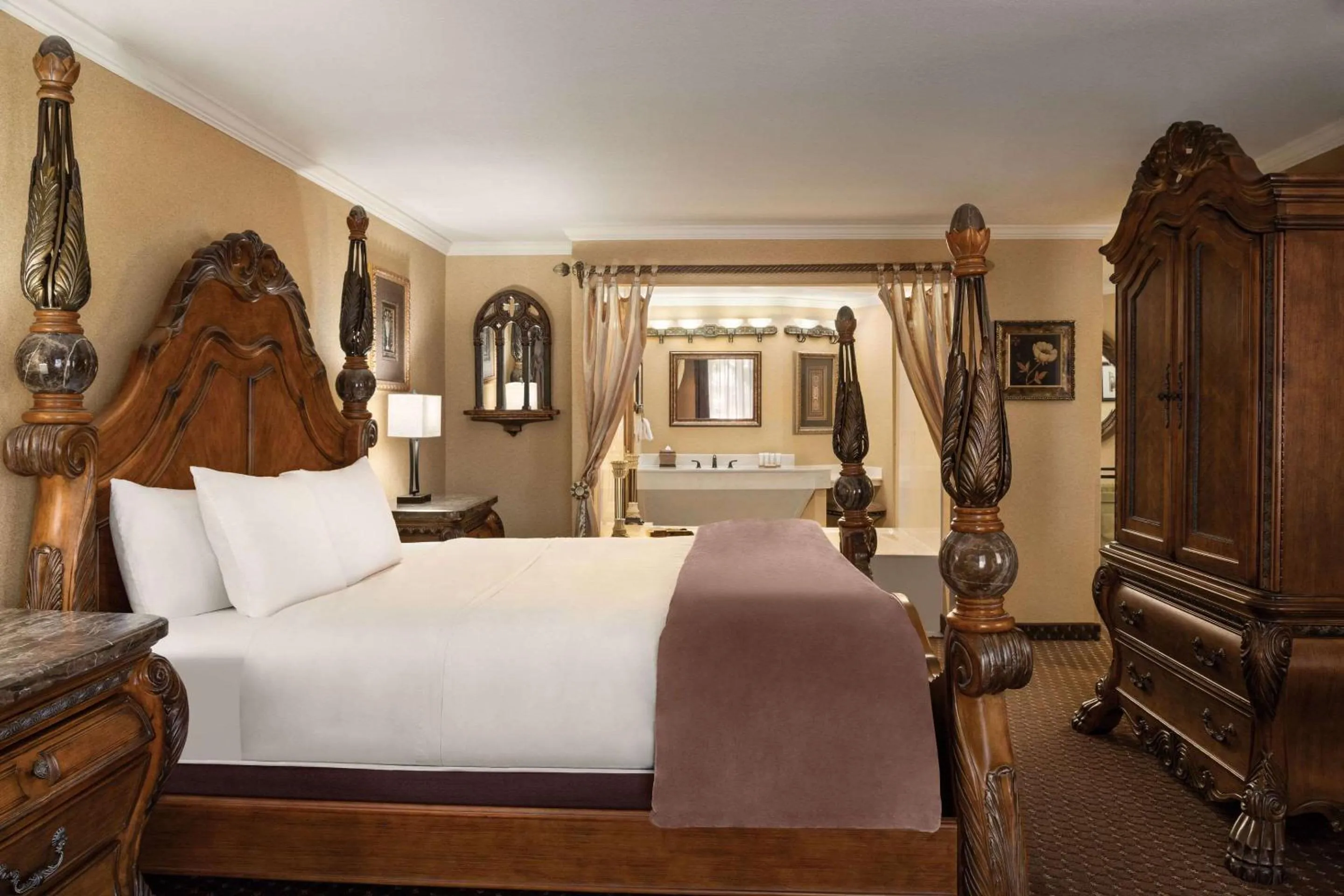 Bedroom, Bed in Radisson Hotel Colorado Springs Airport