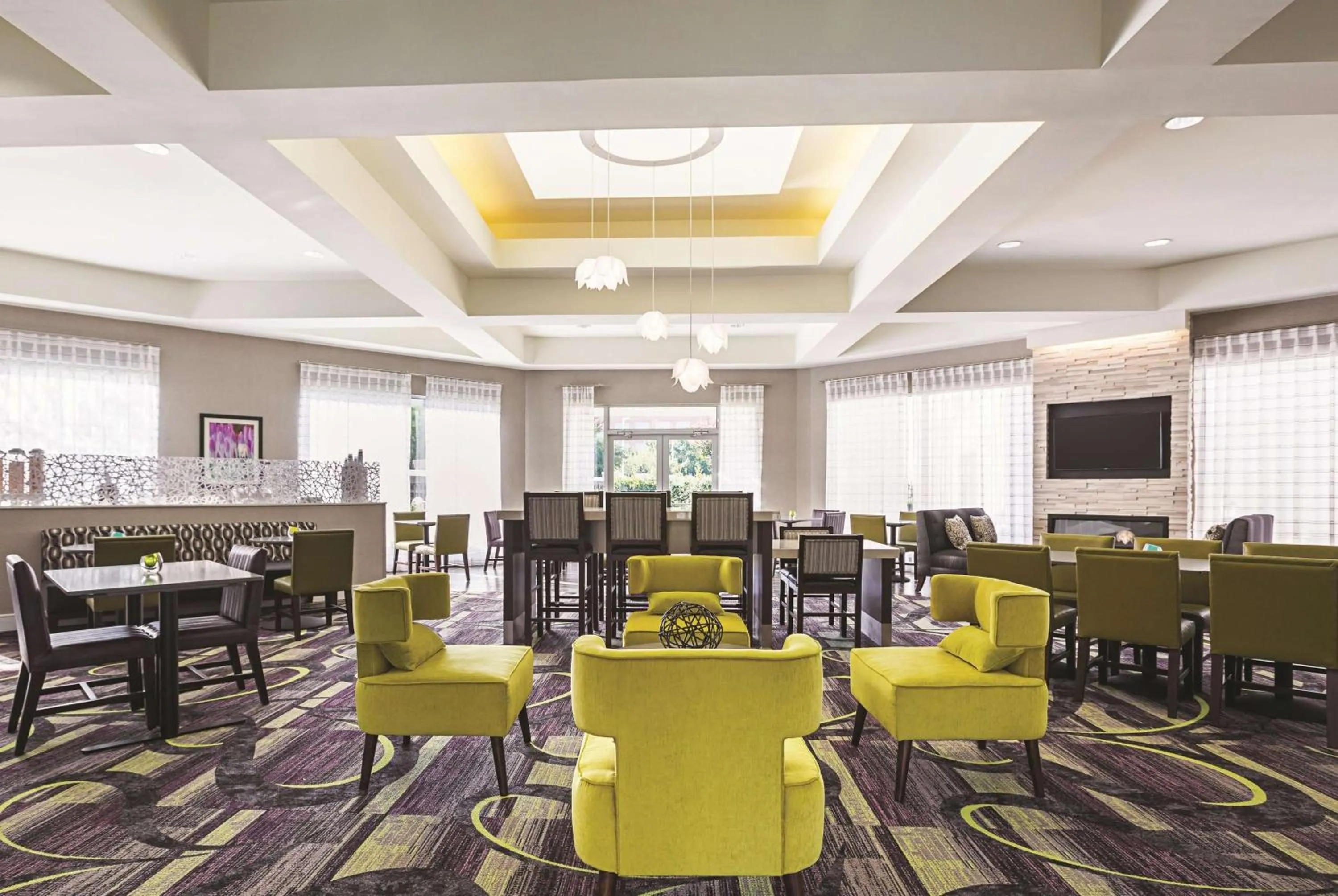 Lobby or reception in La Quinta by Wyndham Dallas Plano West