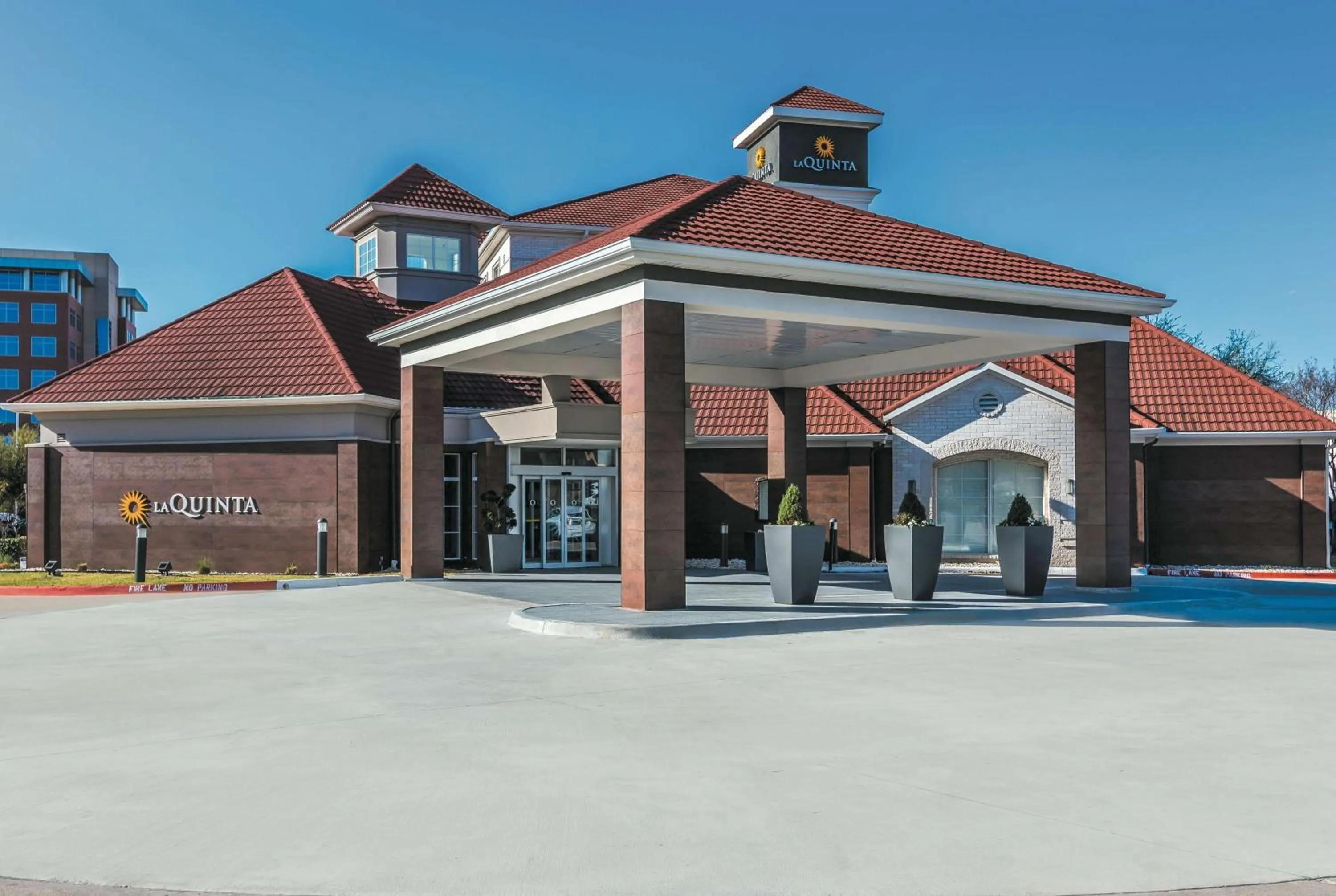 Property building in La Quinta by Wyndham Dallas Plano West