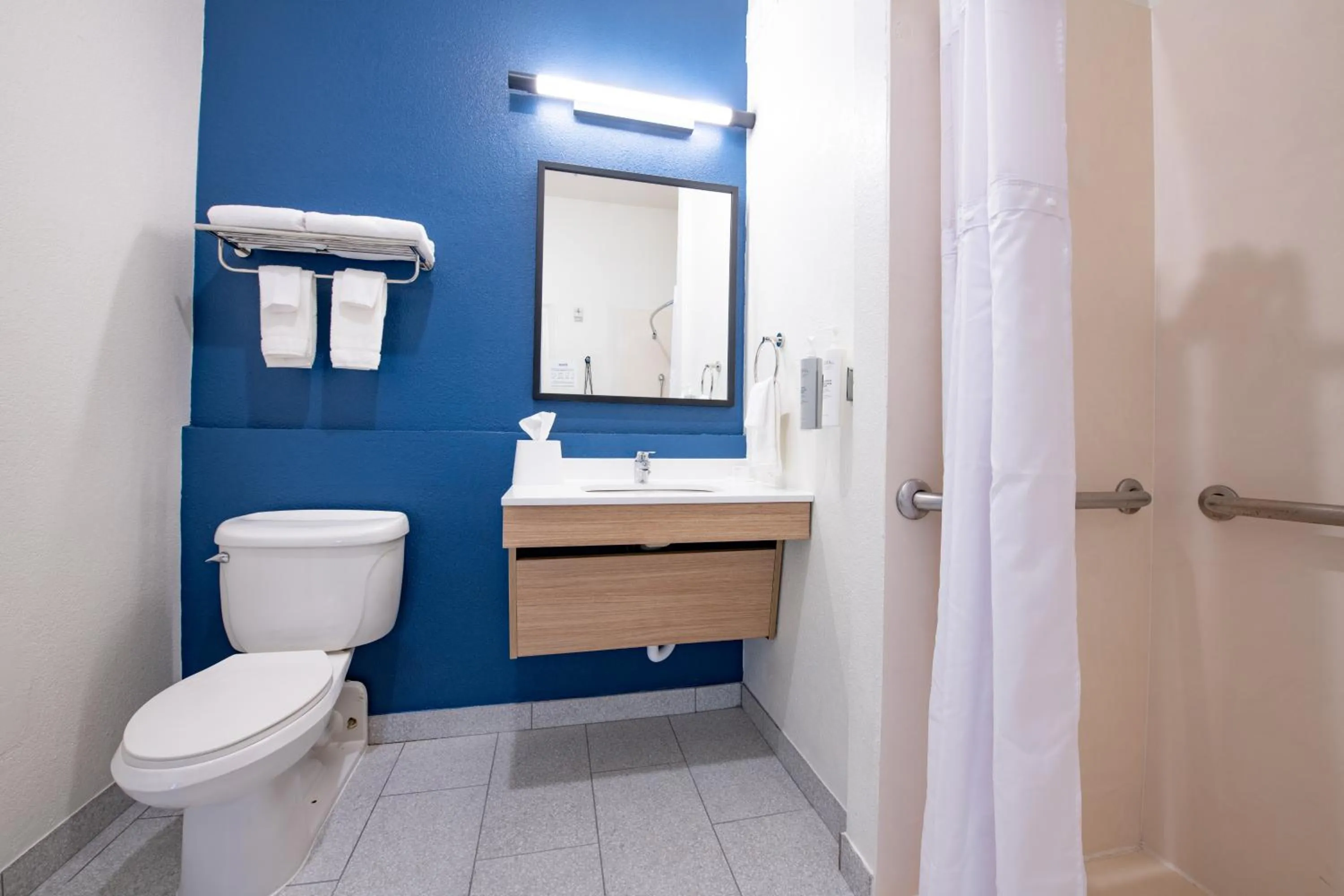 Property building in Spark By Hilton Lafayette South