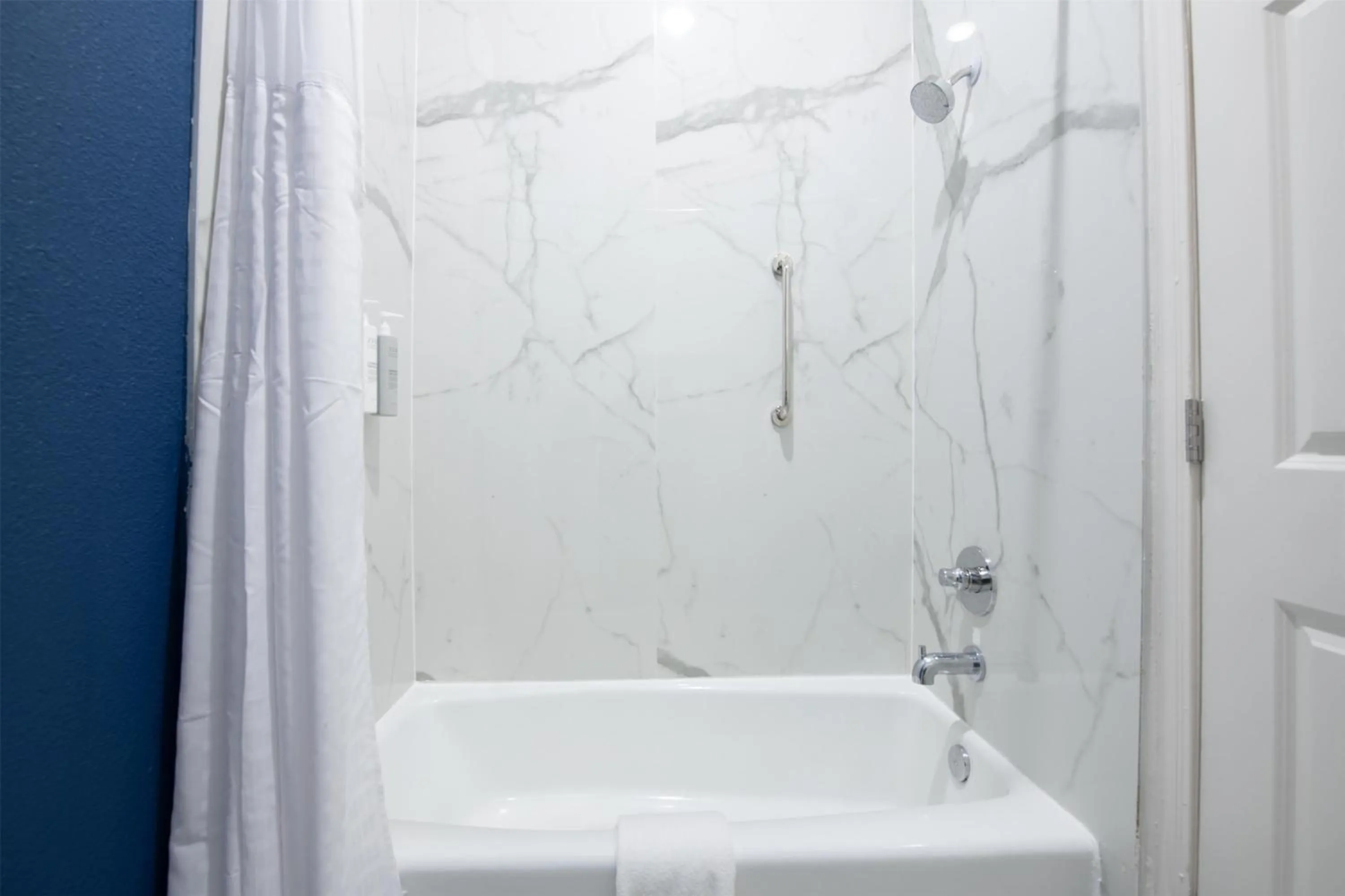 Bathroom in Spark By Hilton Lafayette South