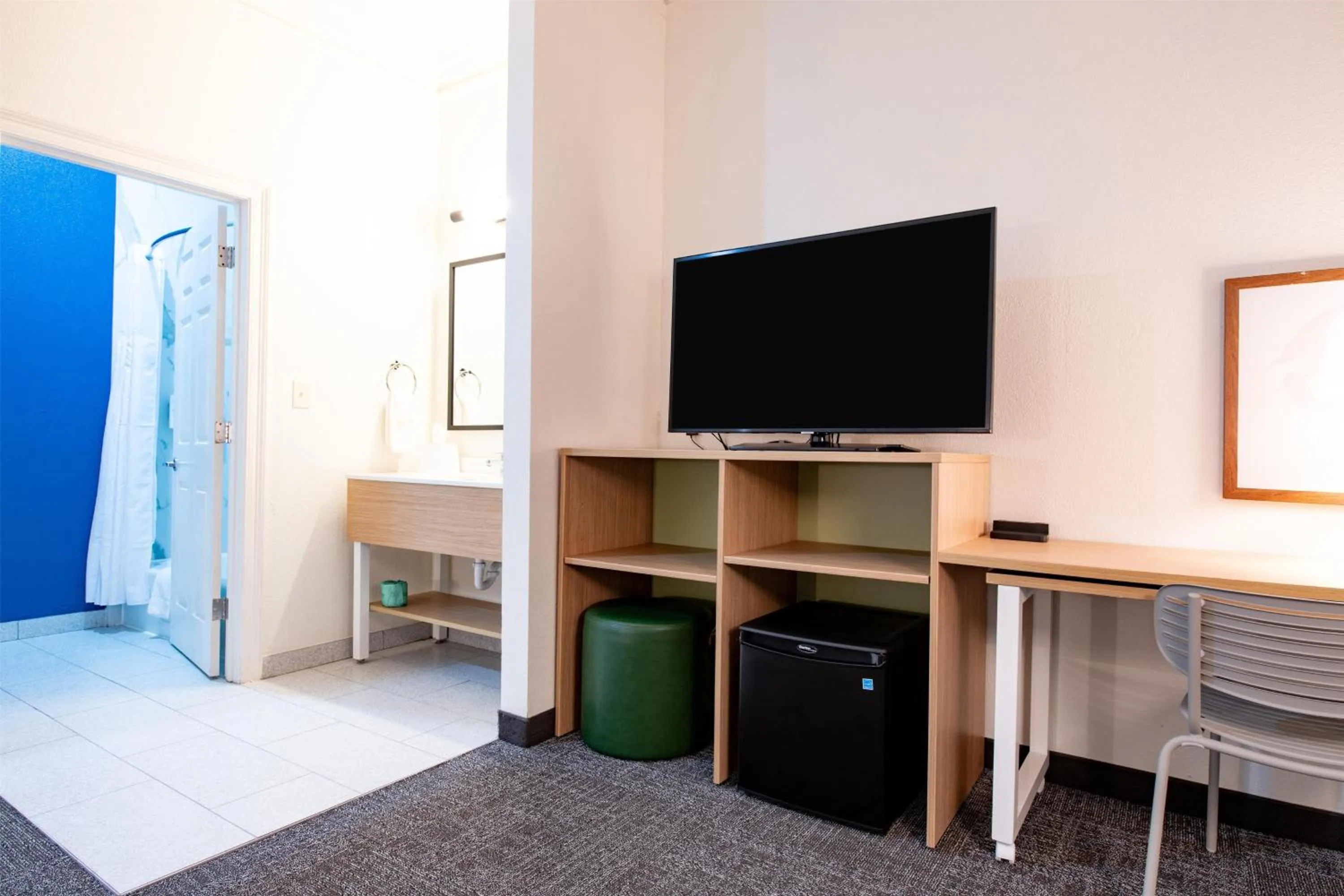 Bedroom, Bed in Spark By Hilton Lafayette South