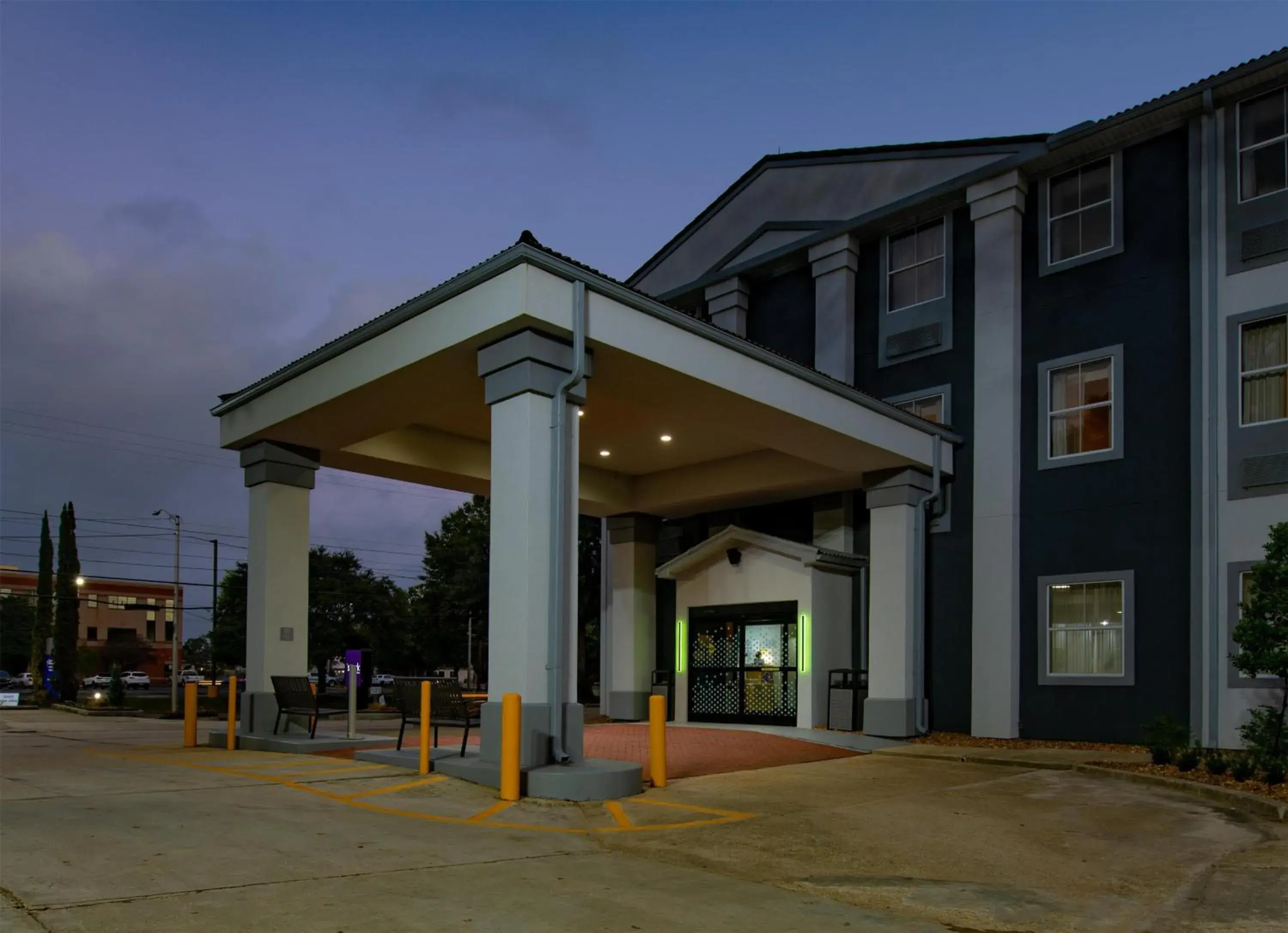 Property building in Spark By Hilton Lafayette South Property building in Spark By Hilton Lafayette South