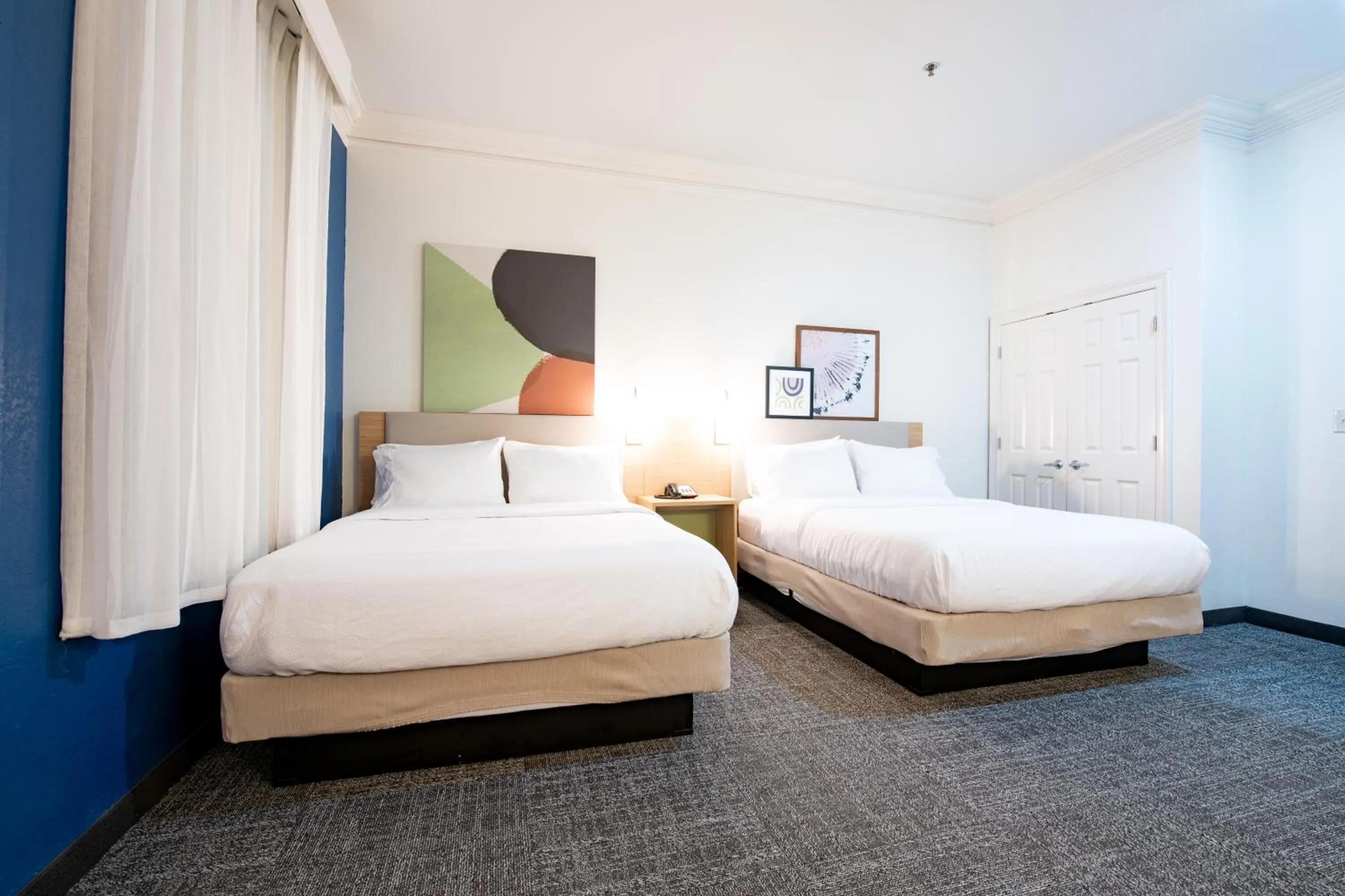 Property building, Bed in Spark By Hilton Lafayette South