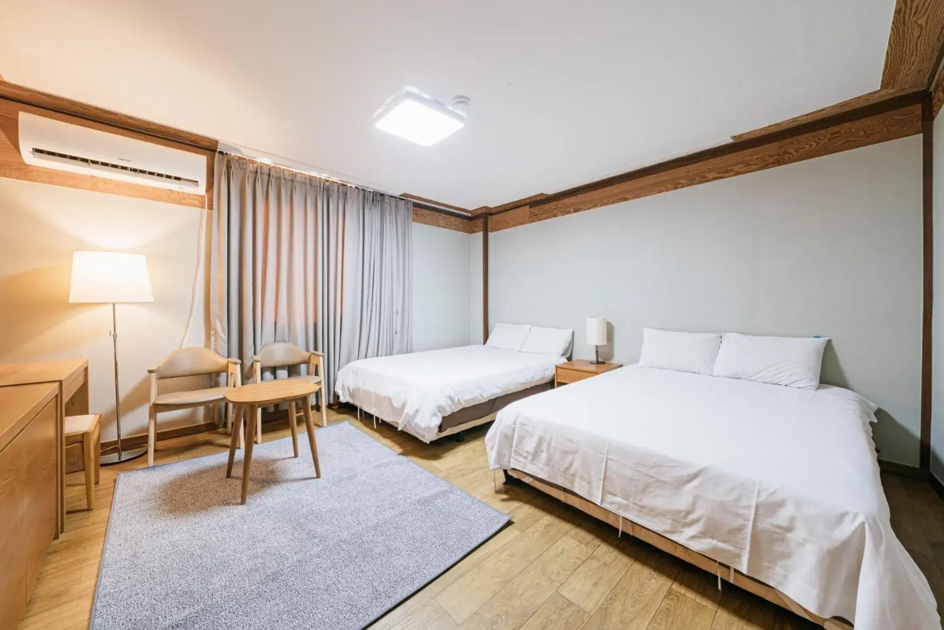 Bed in Jeju Miracle Hotel Bed in Jeju Miracle Hotel