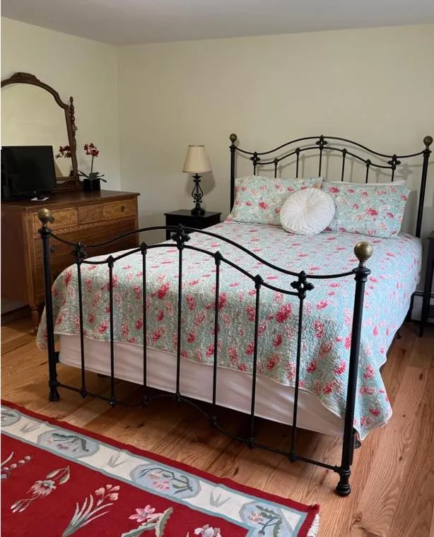 Cooper Hill Inn