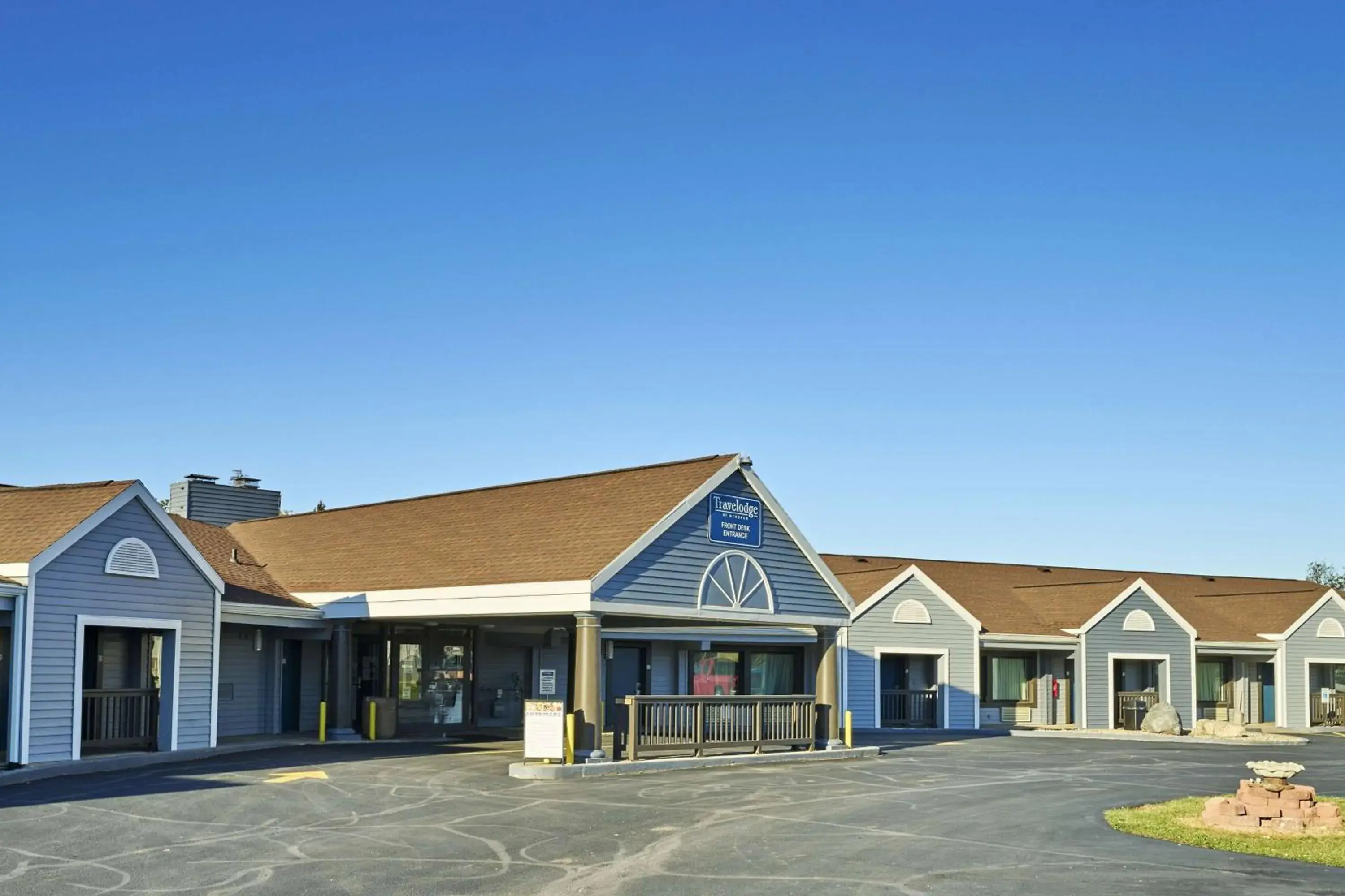 Property building in Travelodge by Wyndham Appleton Property building in Travelodge by Wyndham Appleton