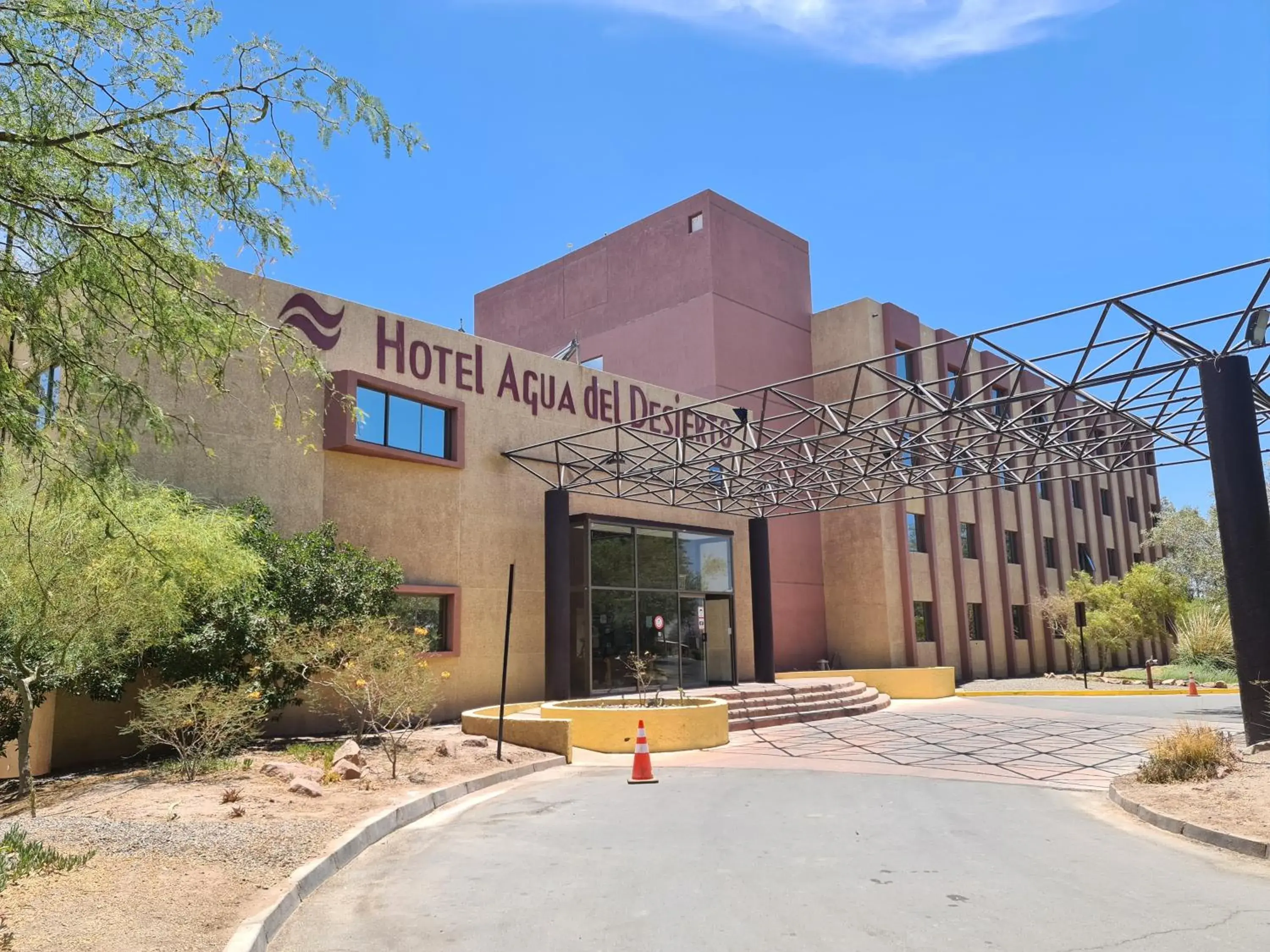 Property building in Hotel Agua del Desierto Property building in Hotel Agua del Desierto