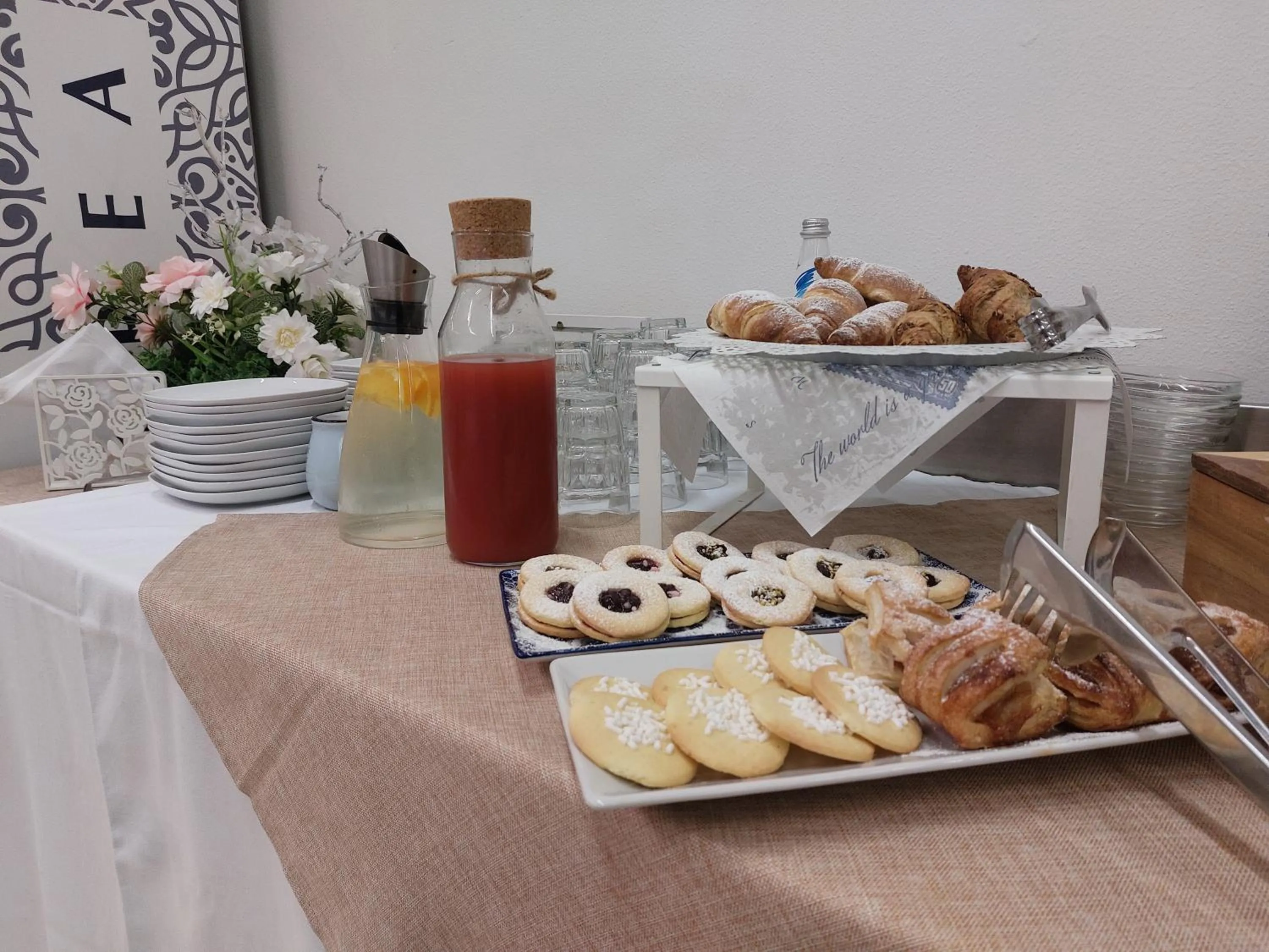 Buffet breakfast in Villa Marcolini