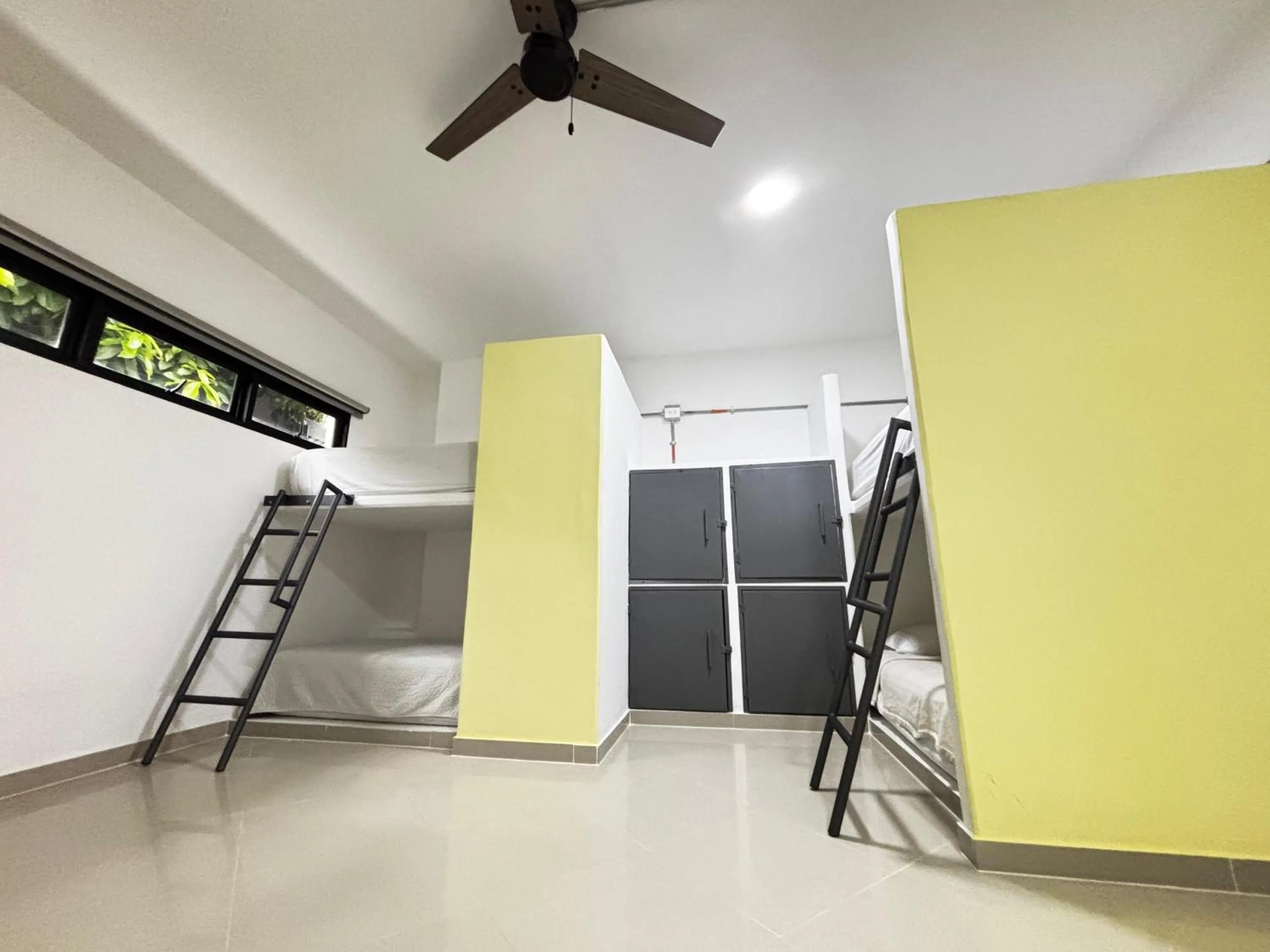 Single Bed in 6-Bed Dormitory Room in Black Sheep Medellin