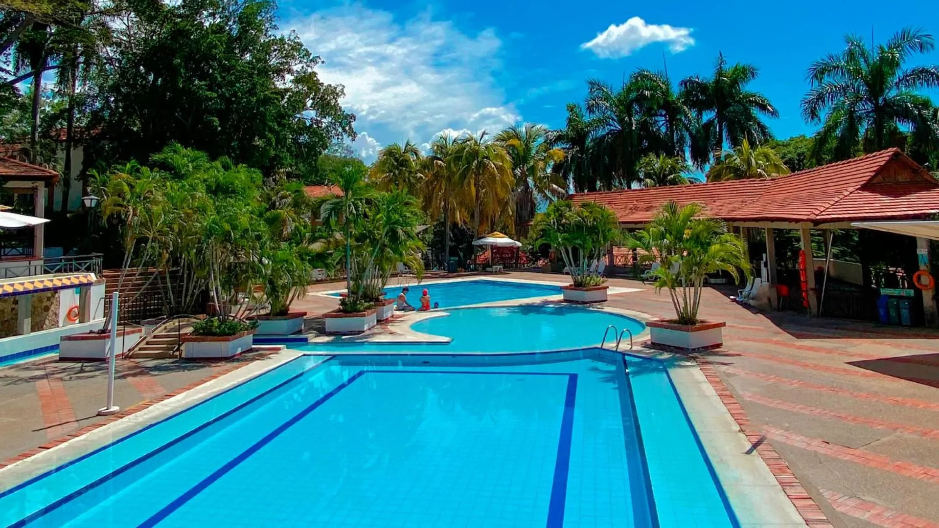 Garden view in Hotel Girardot Resort by On Vacation