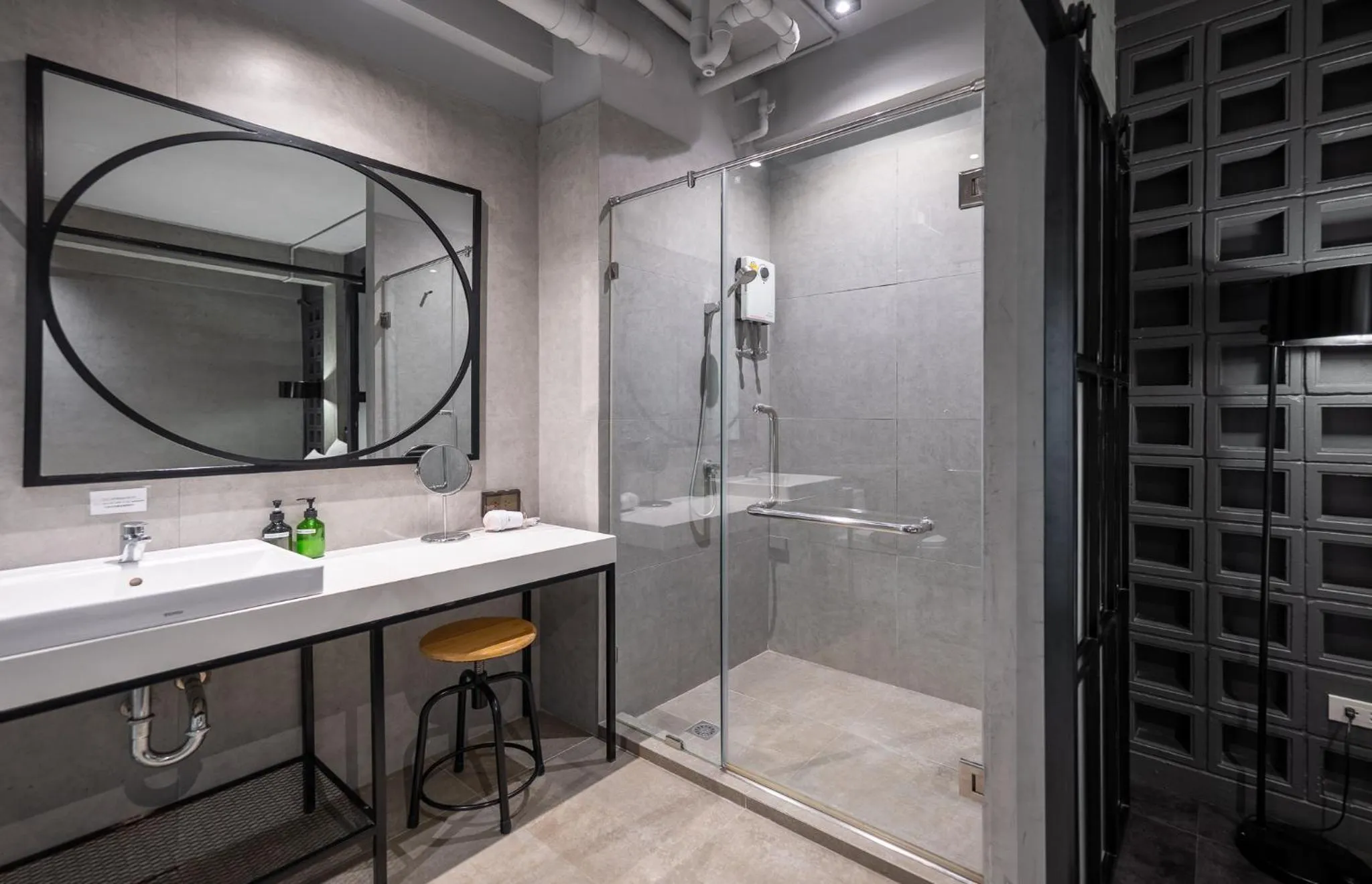 Bathroom in Palette The Ex Capital Hotel Bangkok