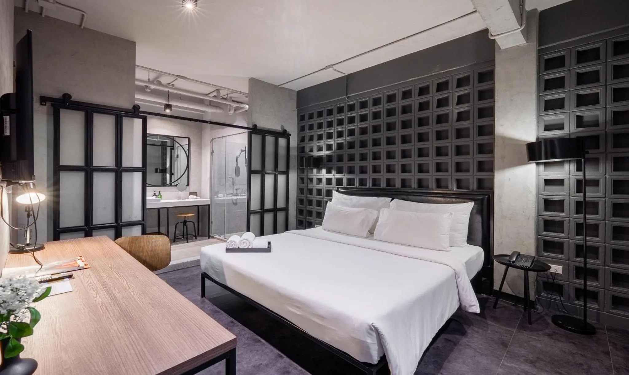 Bedroom, Bed in Palette The Ex Capital Hotel Bangkok