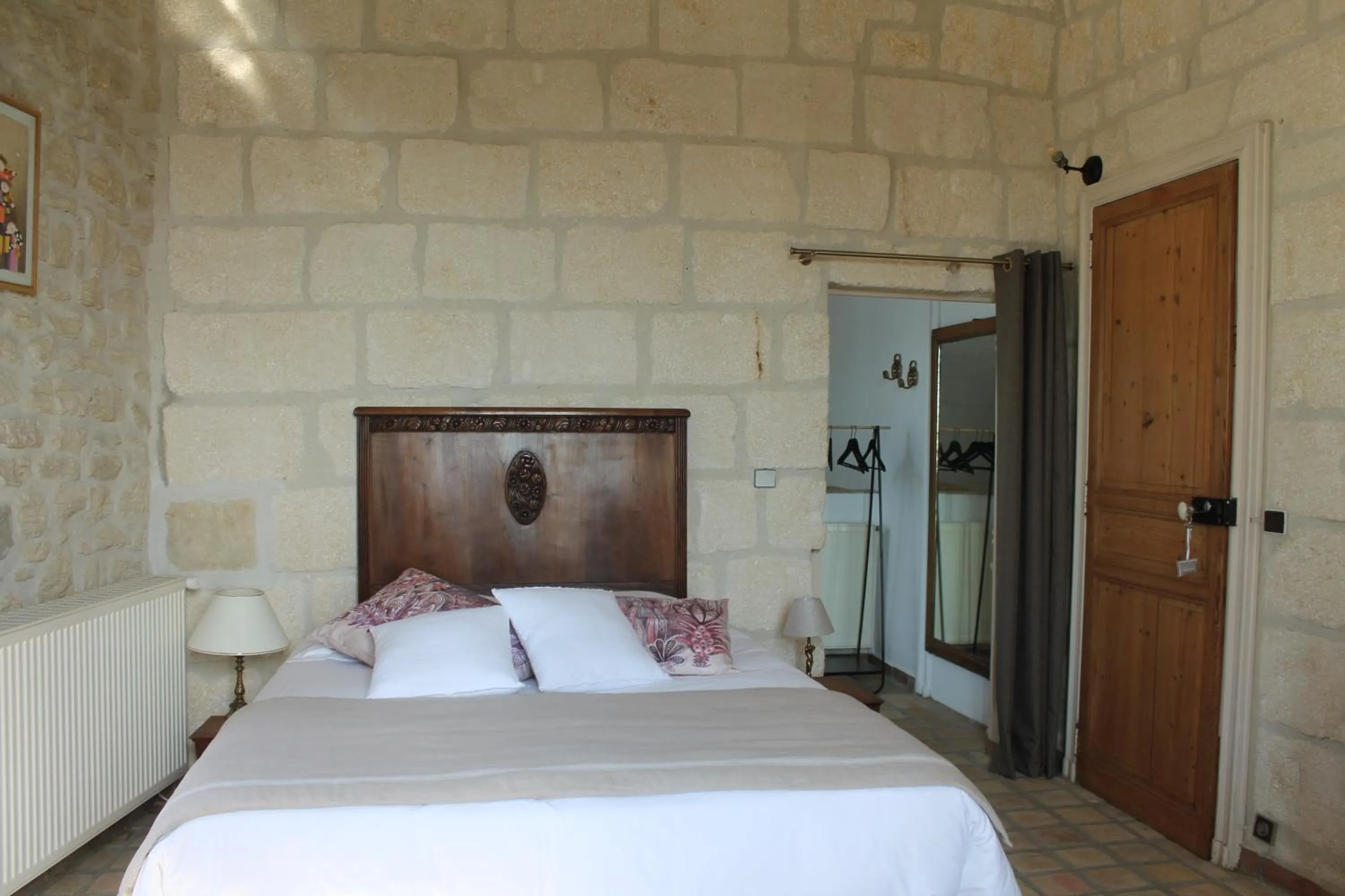 Photo of the whole room, Bed in LA DEMEURE Bed and Breakfast