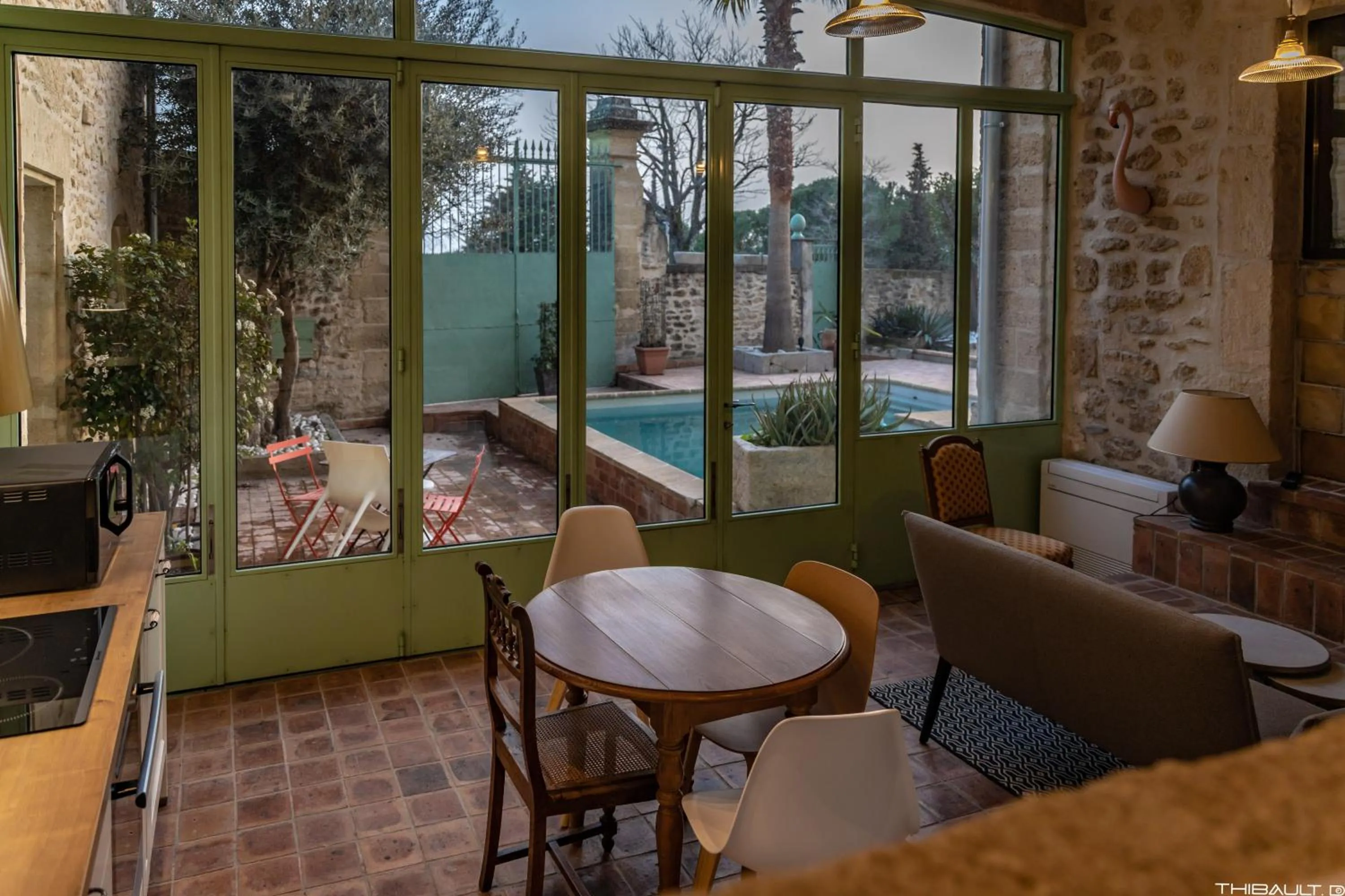 Patio in LA DEMEURE Bed and Breakfast