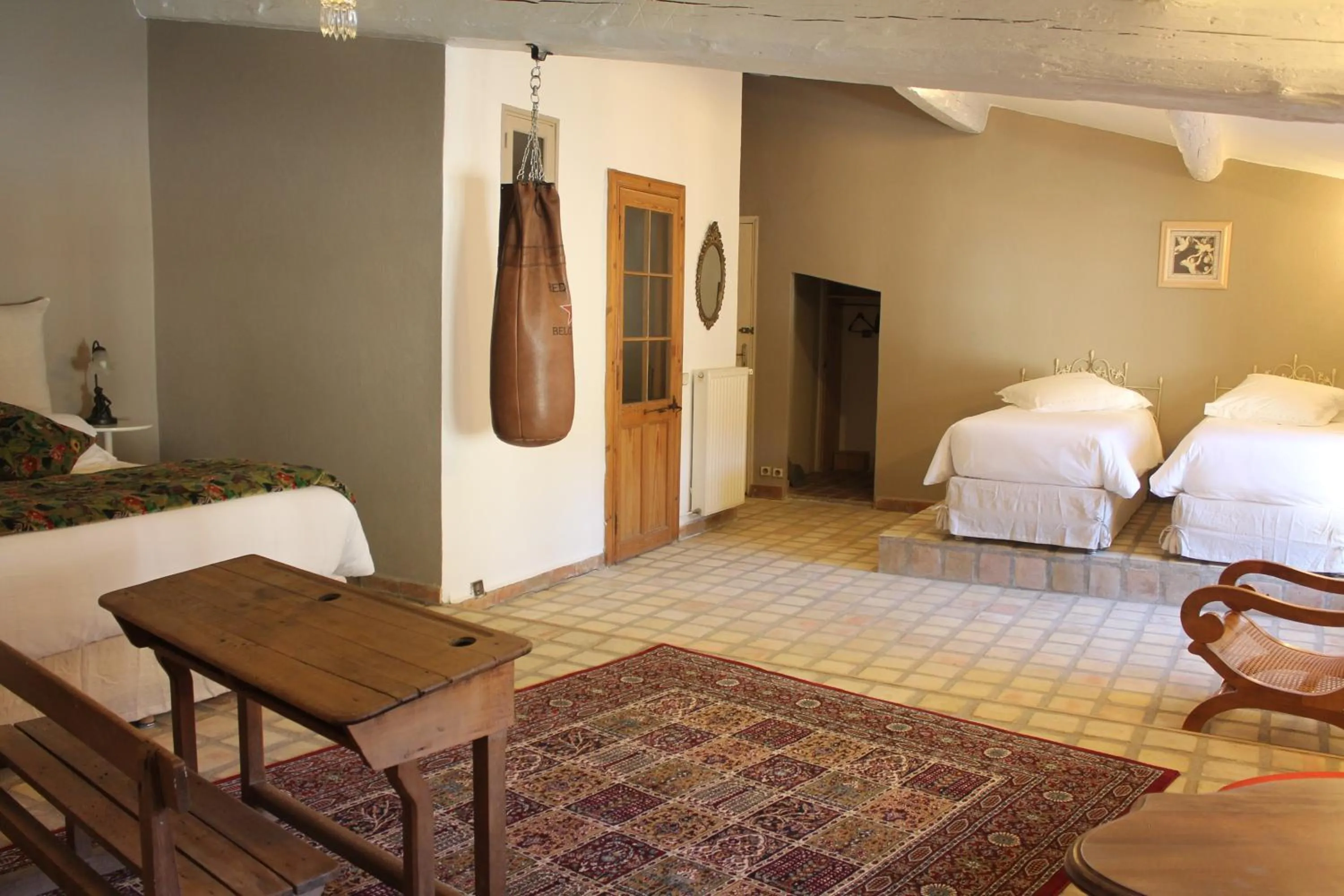 Photo of the whole room in LA DEMEURE Bed and Breakfast