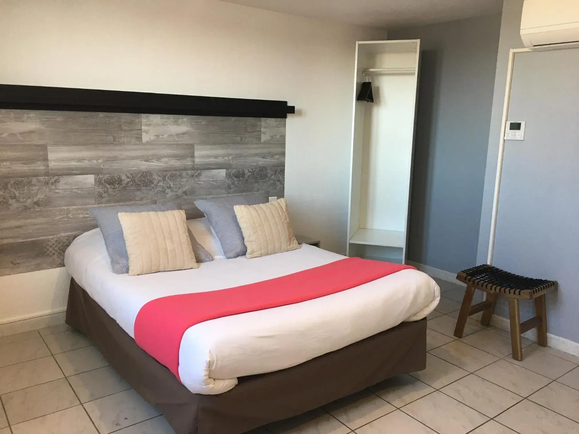 Bedroom, Bed in Résidence Les Cordeliers Bedroom, Bed in Résidence Les Cordeliers