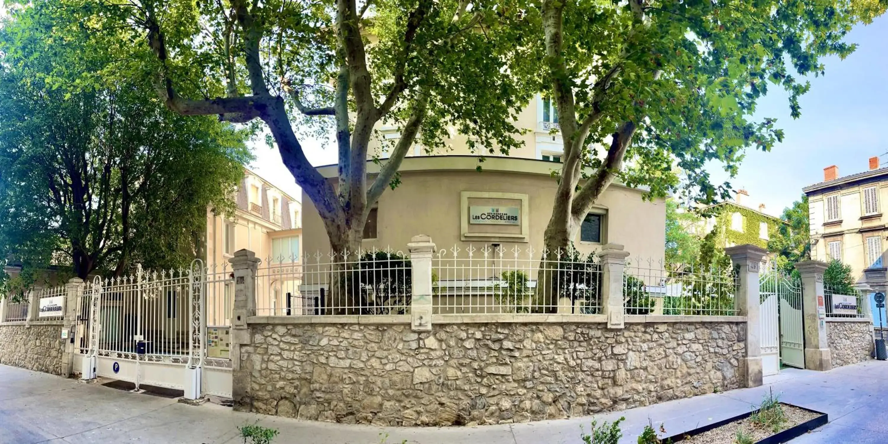 Property building in Résidence Les Cordeliers Property building in Résidence Les Cordeliers