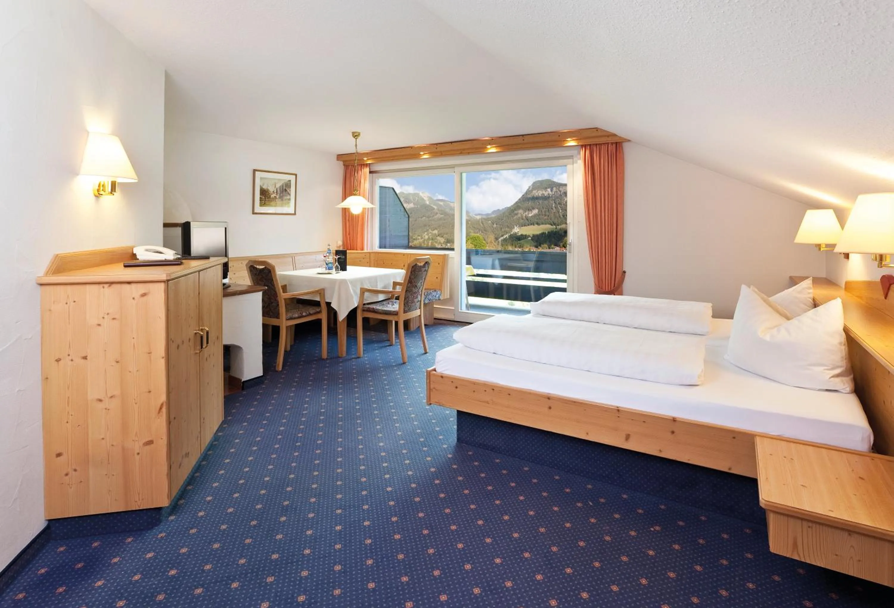 Photo of the whole room, Bed in Hotel garni Kappeler-Haus