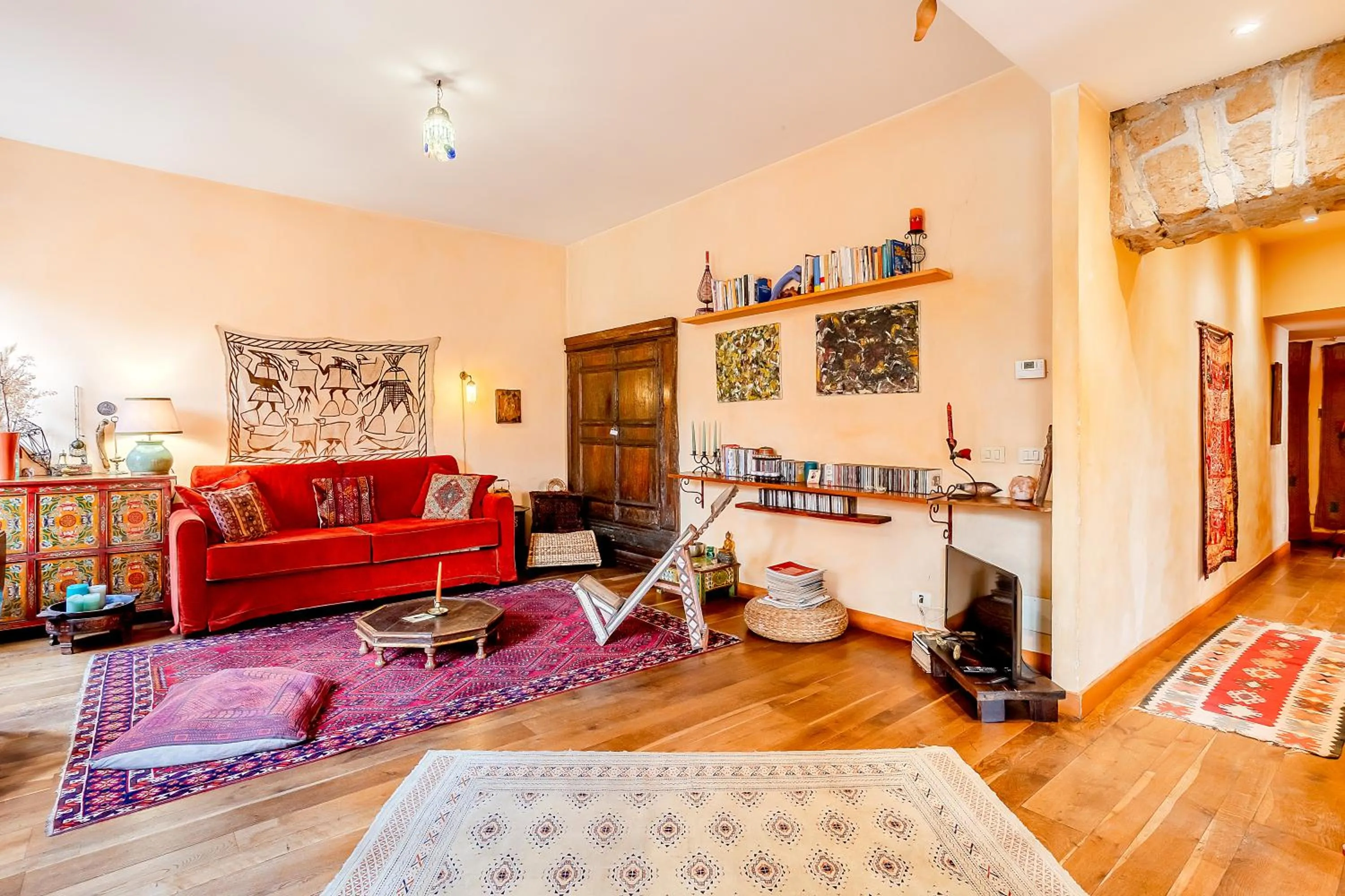 Charming Bright Colosseum apartment