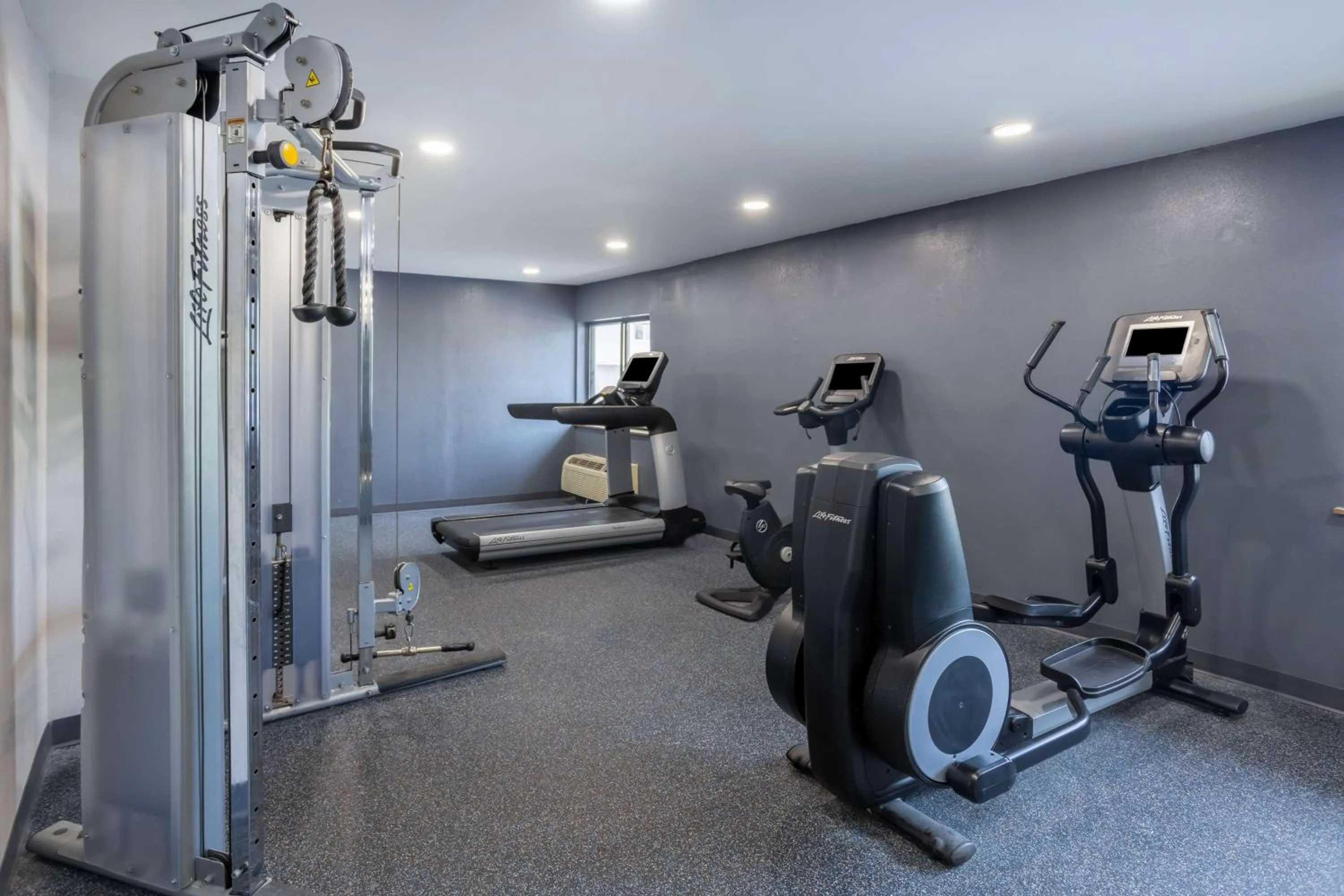 Fitness centre/facilities in Days Inn by Wyndham Pleasant Prairie Kenosha