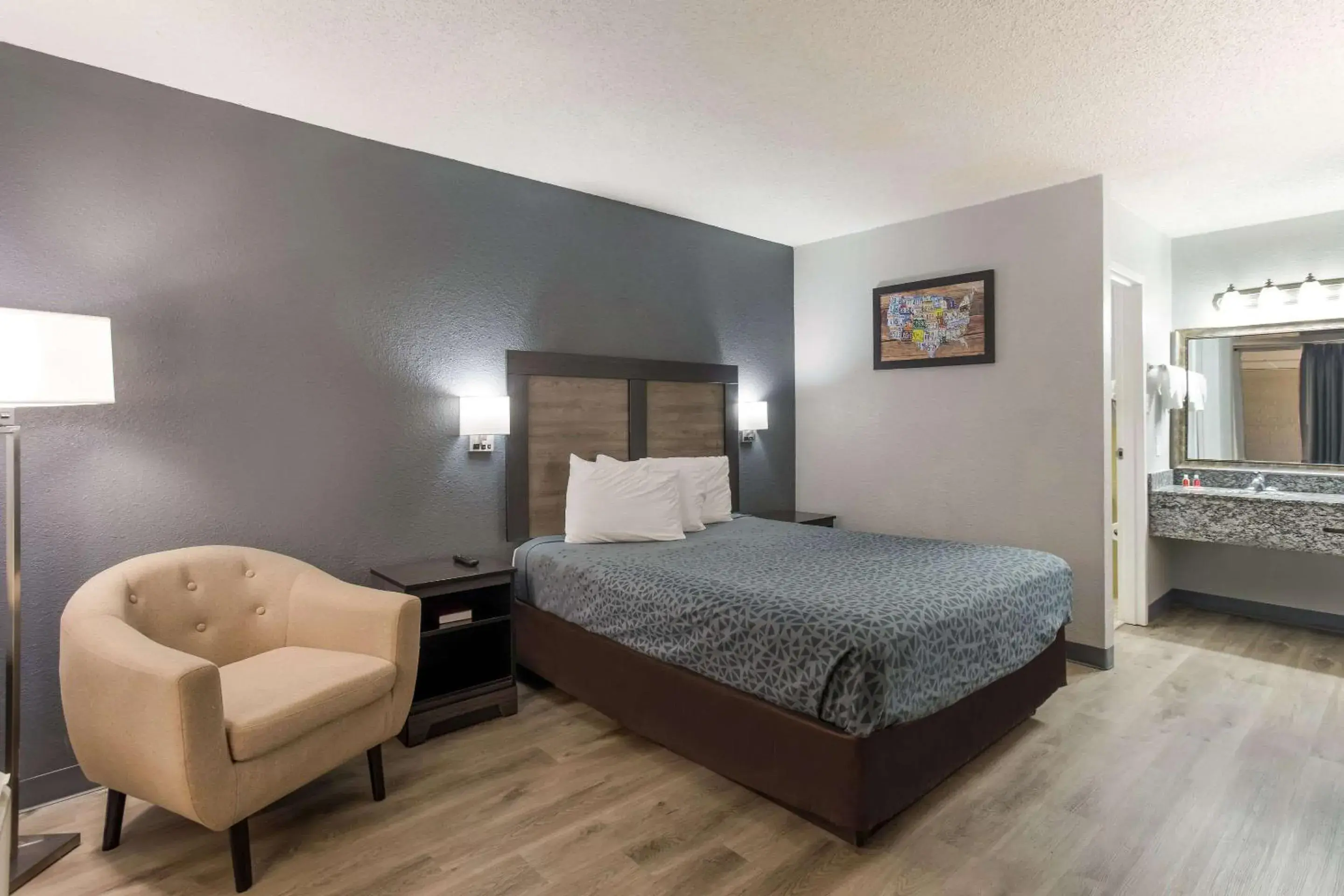 Bedroom, Bed in Econo Lodge Cave City Bedroom, Bed in Econo Lodge Cave City