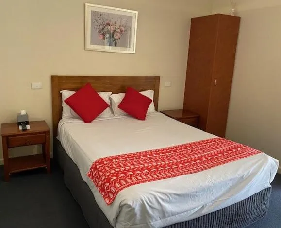 Bed in Echuca Motel