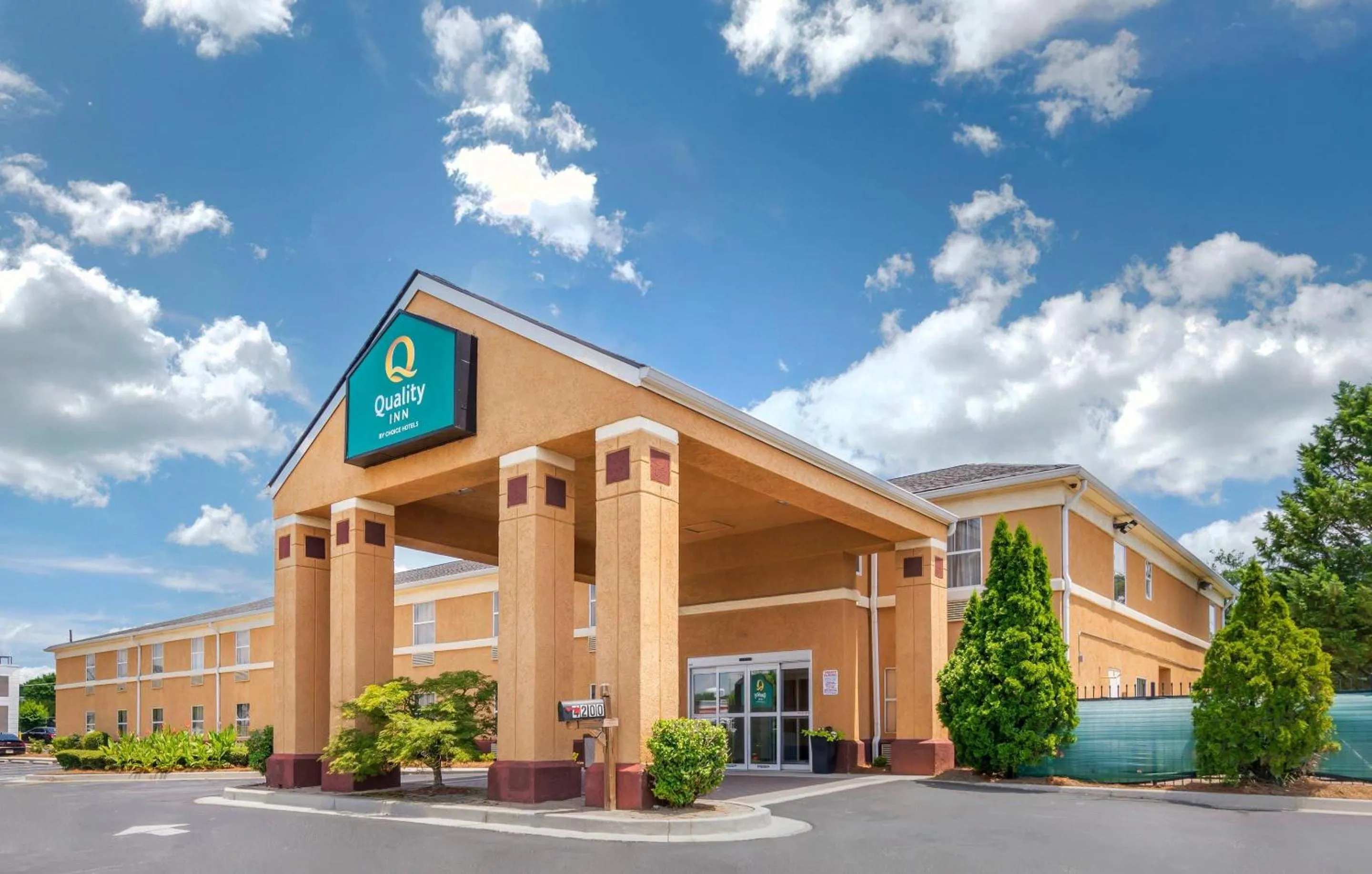 Property building in Quality Inn Loganville US Highway 78
