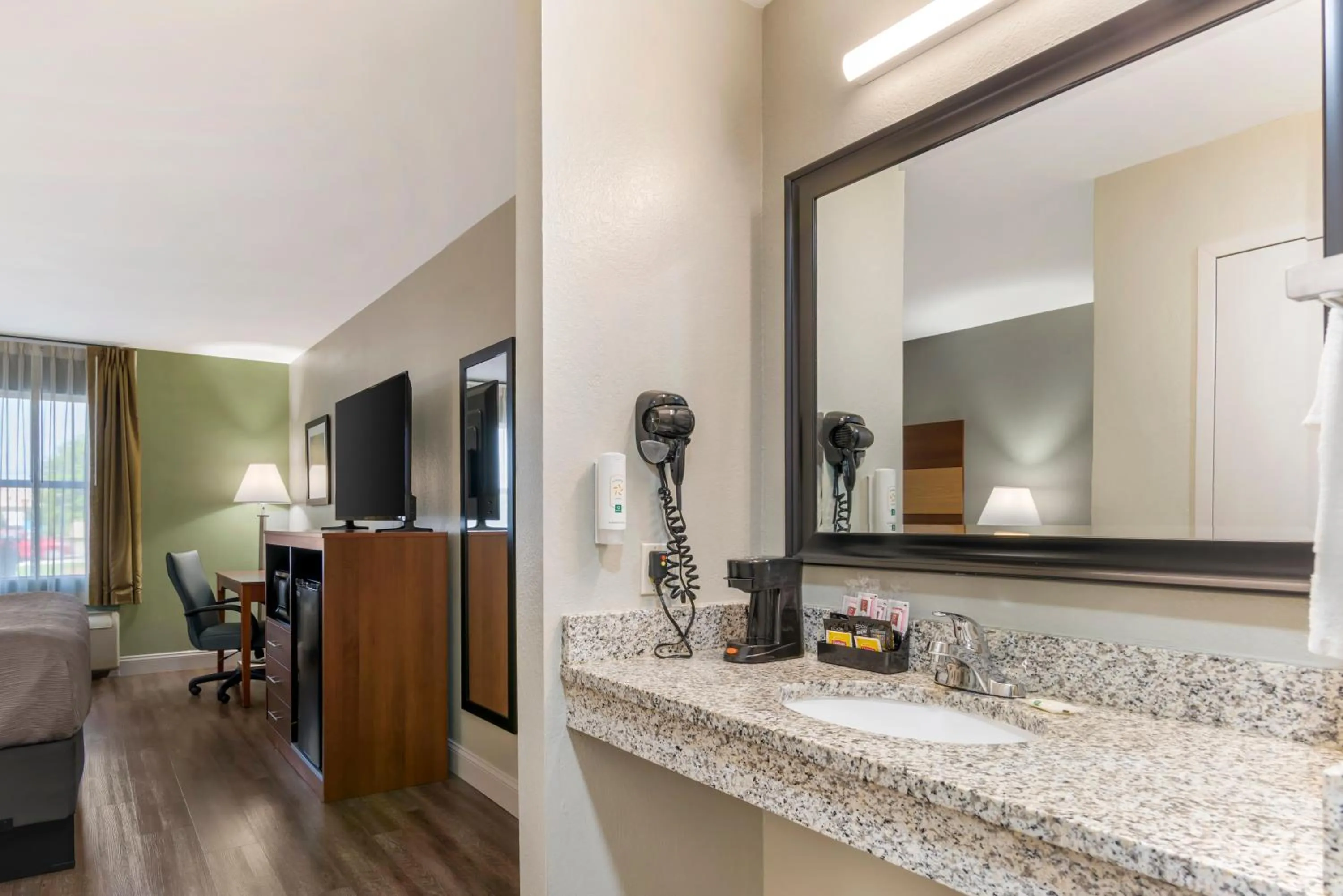 hair dryier in Quality Inn Loganville US Highway 78