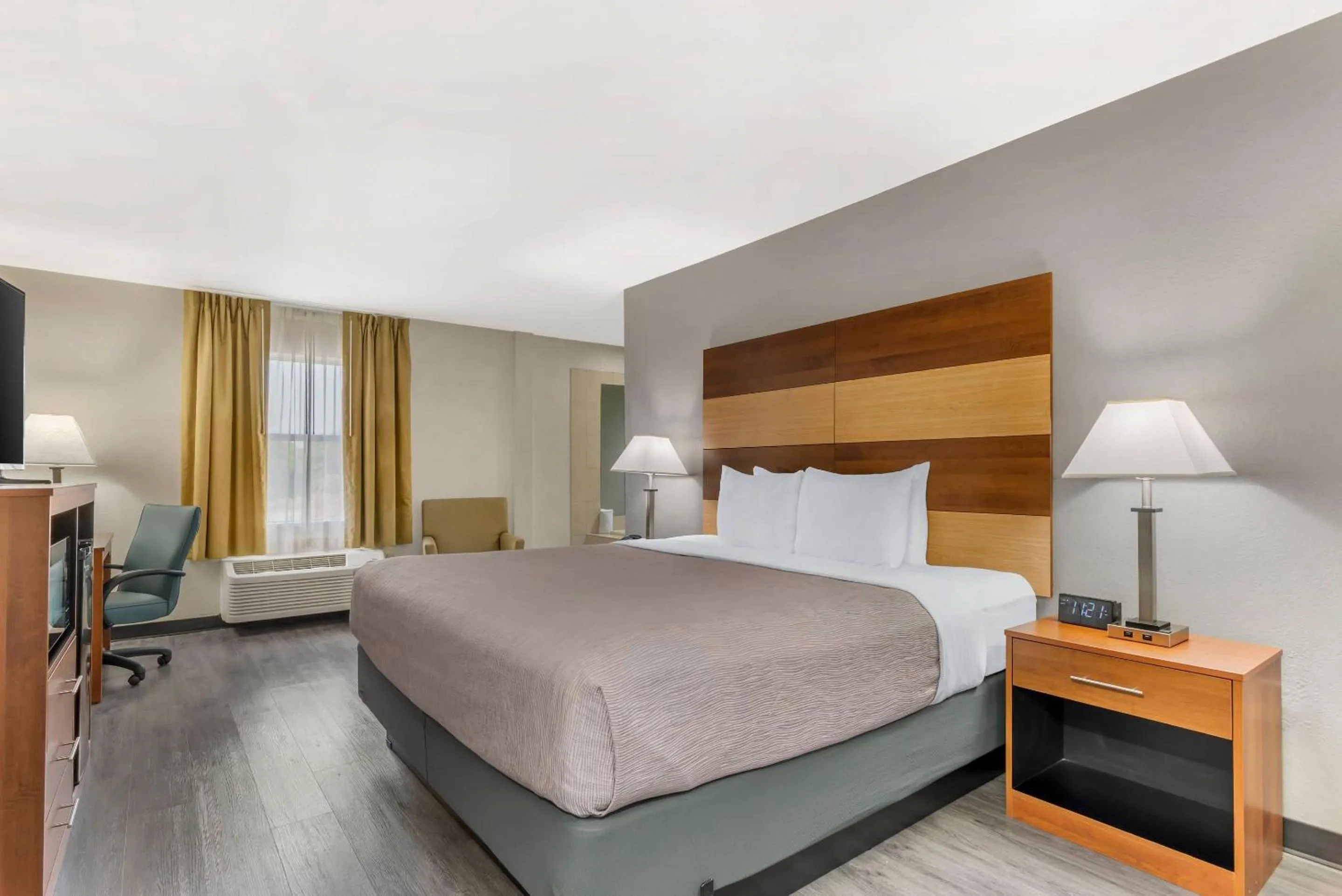 Bedroom, Bed in Quality Inn Loganville US Highway 78