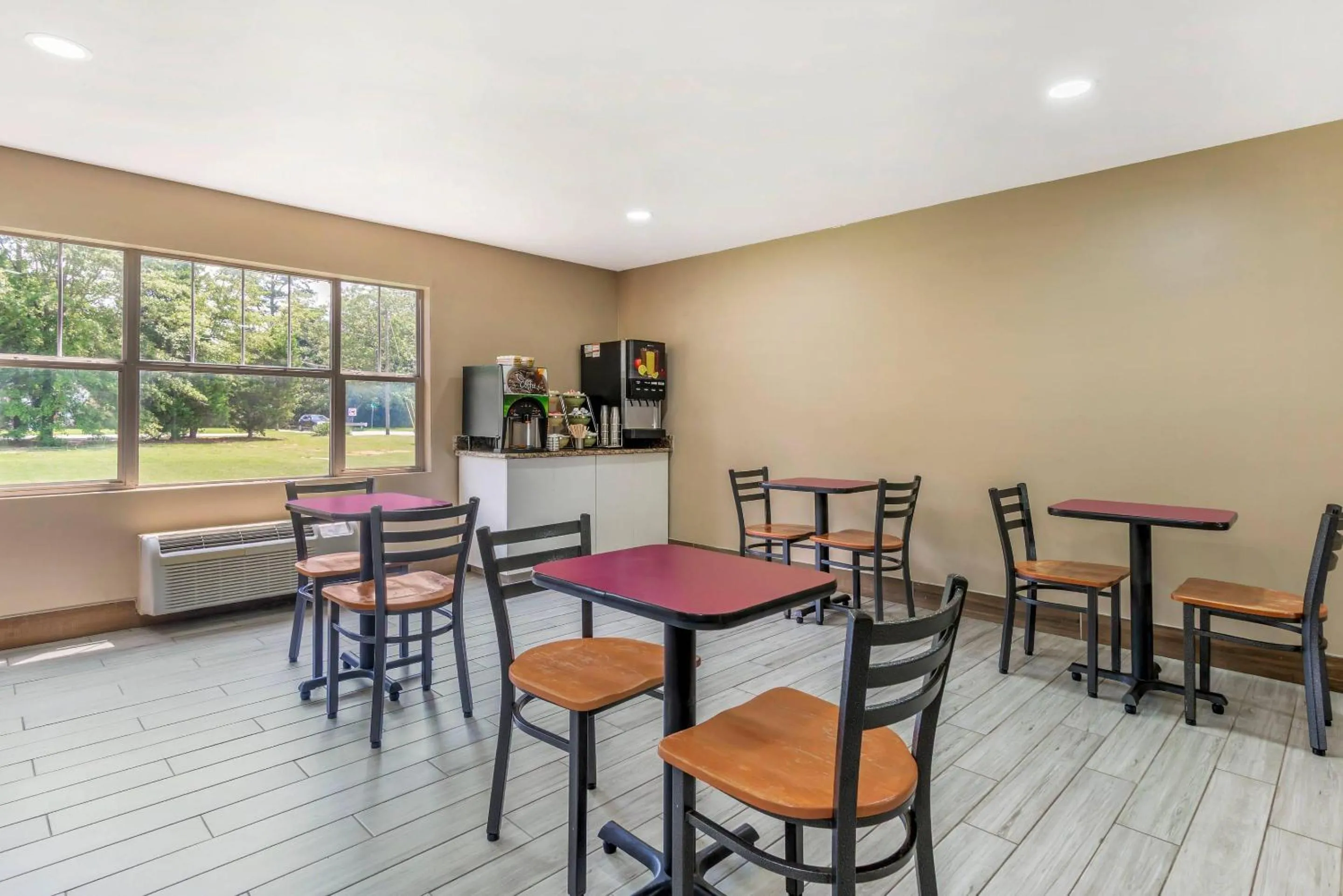 Breakfast in Quality Inn Loganville US Highway 78