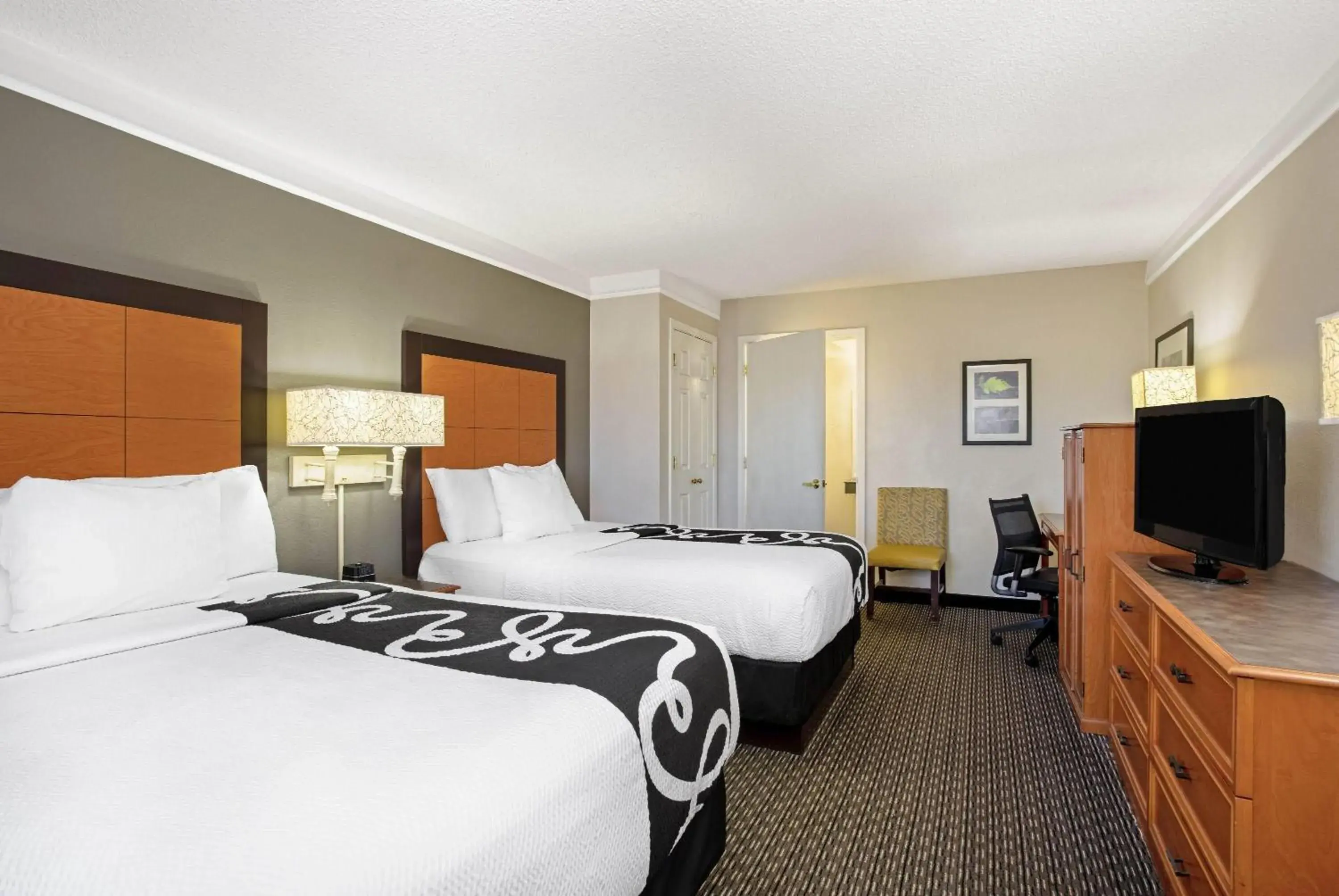 Double Room with Two Double Beds and Roll-In Shower - Mobility Accessible/Non-Smoking in La Quinta Inn by Wyndham Tucson East Double Room with Two Double Beds and Roll-In Shower - Mobility Accessible/Non-Smoking in La Quinta Inn by Wyndham Tucson East