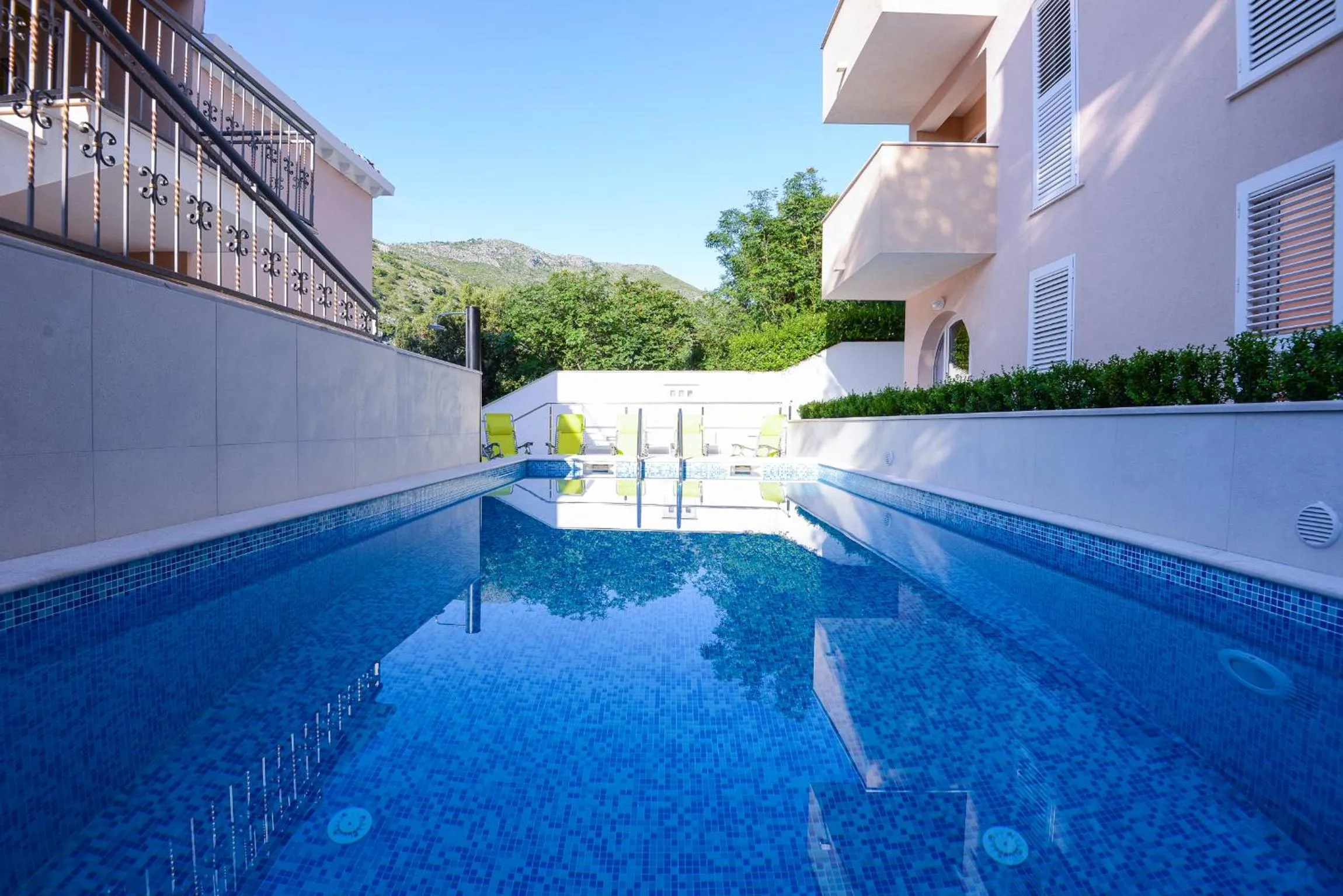 Property building in Villa Lanterna