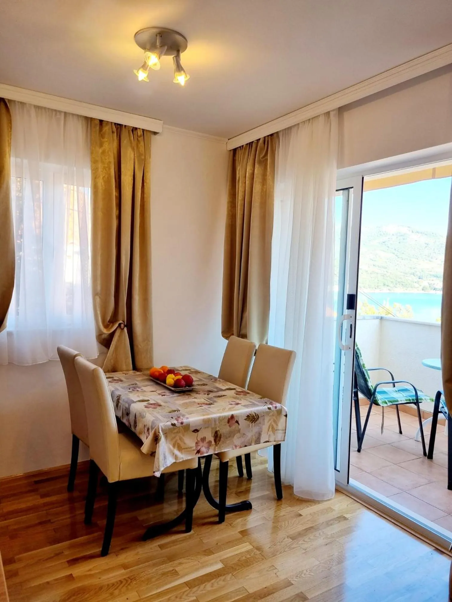 Dining area in Villa Lanterna