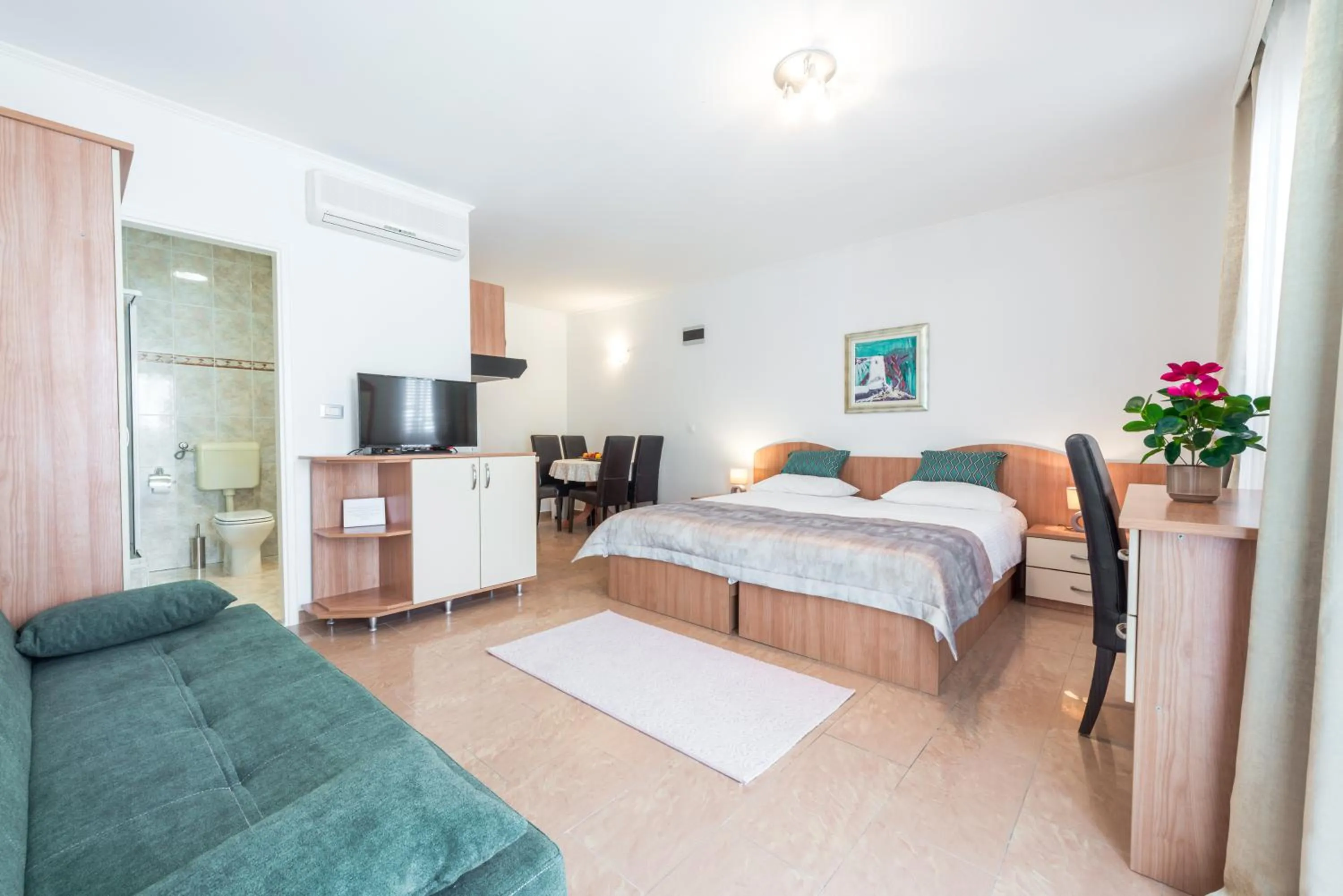 Photo of the whole room in Villa Lanterna