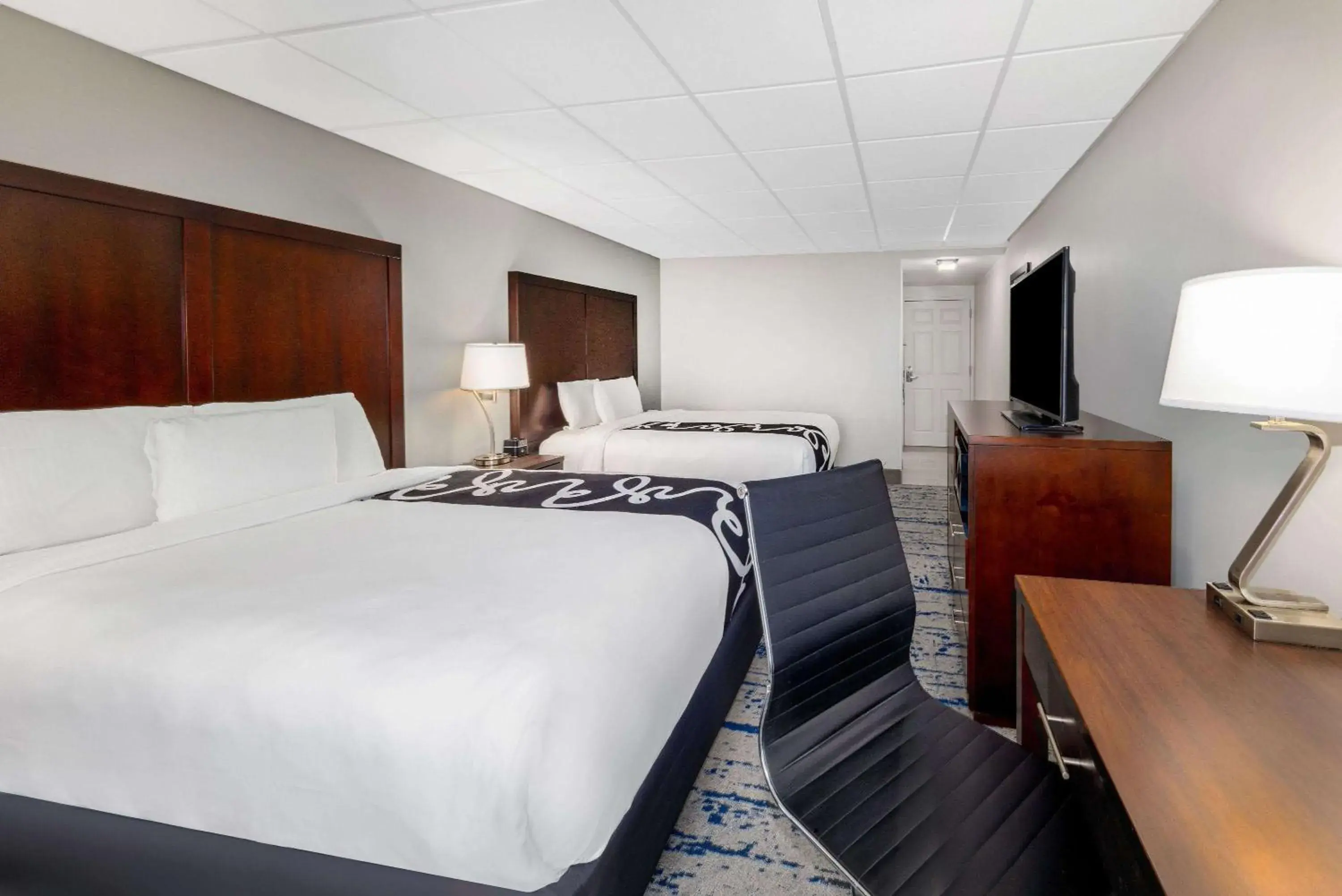 Photo of the whole room, Bed in La Quinta Inn by Wyndham Lynnwood Photo of the whole room, Bed in La Quinta Inn by Wyndham Lynnwood