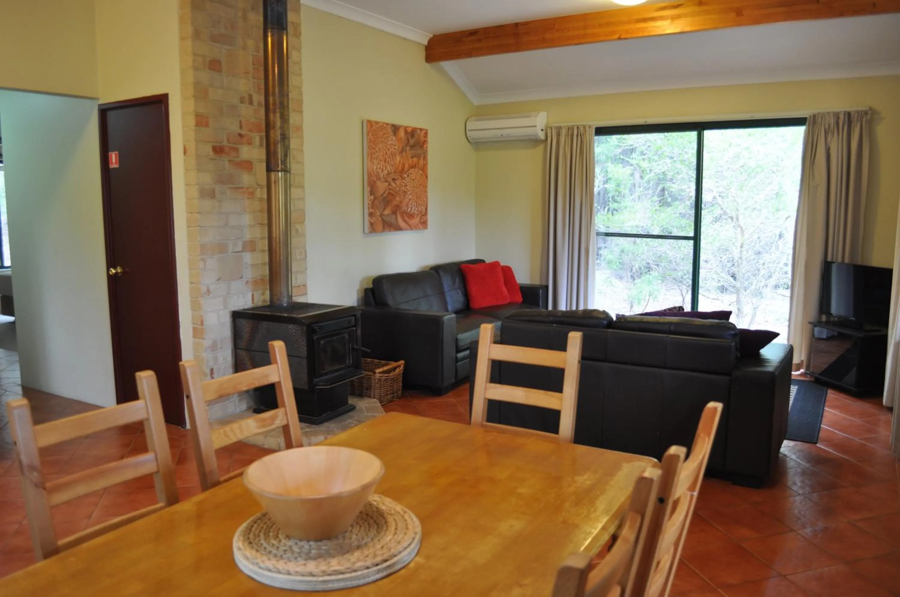 Nightclub / DJ in Karri Valley Chalets